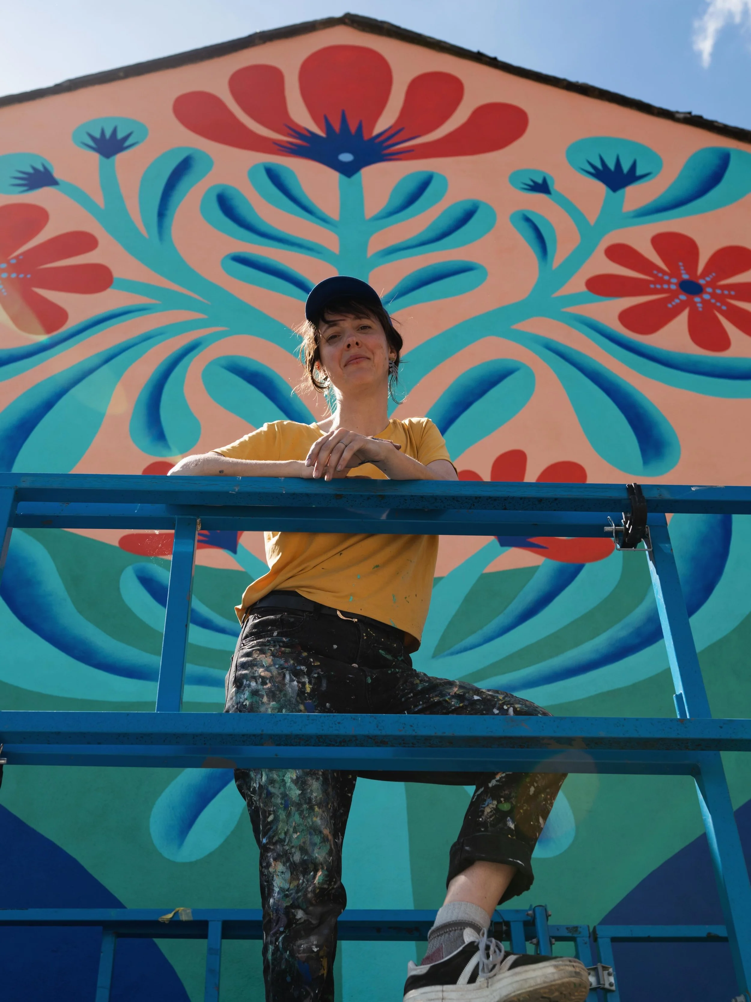 When @suzannewrightphotographer snaps you in action.
Huge thank you to Suzanne for this awesome shot. More pics of my @projectfarsley mural coming soon x
.
.
.
.
#muralpainting #muralartist #zoepower #farsley #leedsart