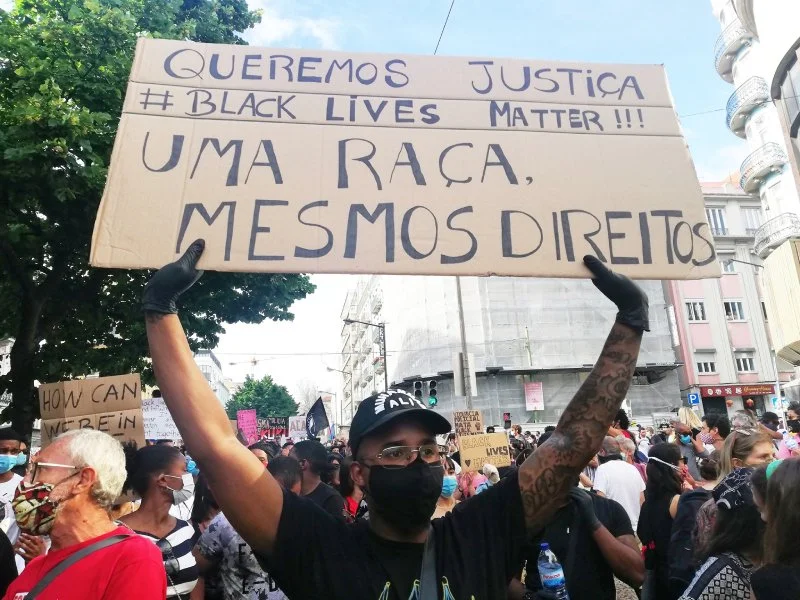 "A morte fica-vos tão bem!" – o filme estrutural que nos continua a aniquilar