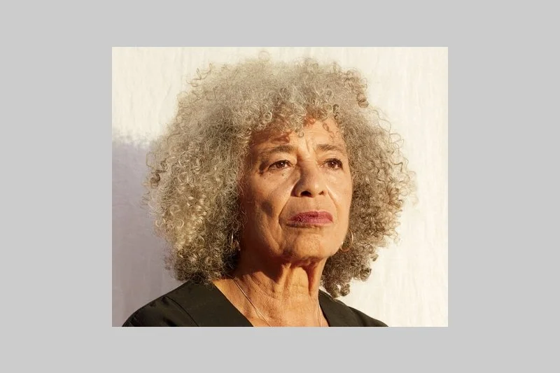 Angela Davis esgota Tivoli, com uma conversa para “Romper as Grades”