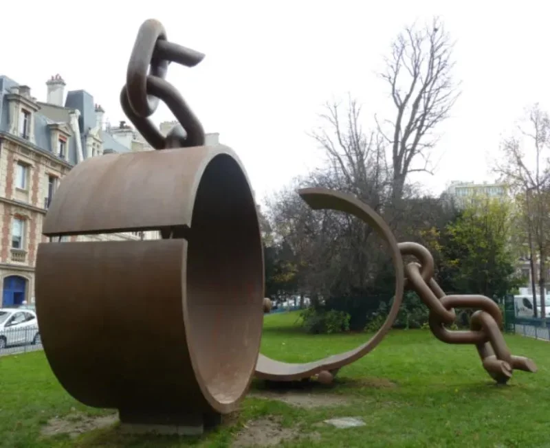 Concurso para apoiar pesquisas sobre colonialismo e escravatura foi ignorado?