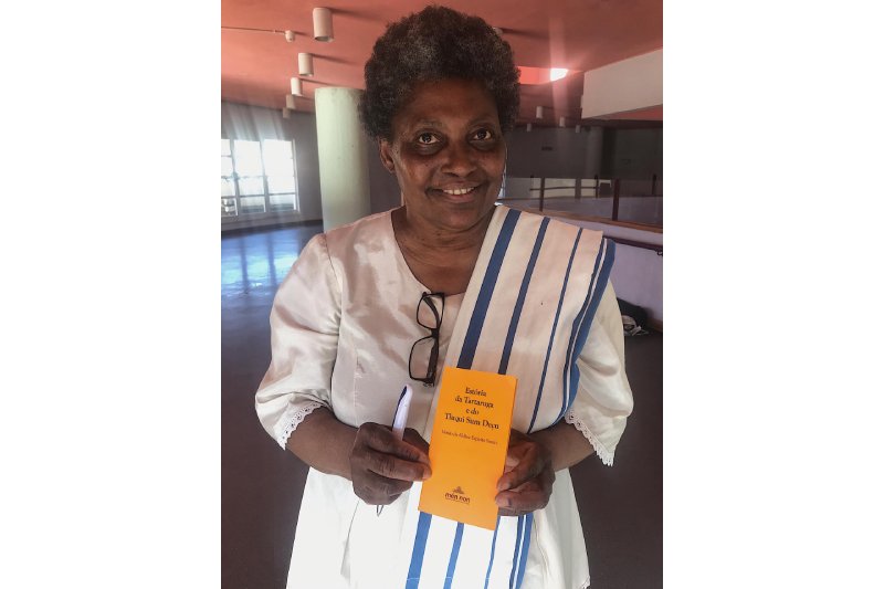 Da infância de Dona Aldina nasceu um livro, fiel à tradição santomense