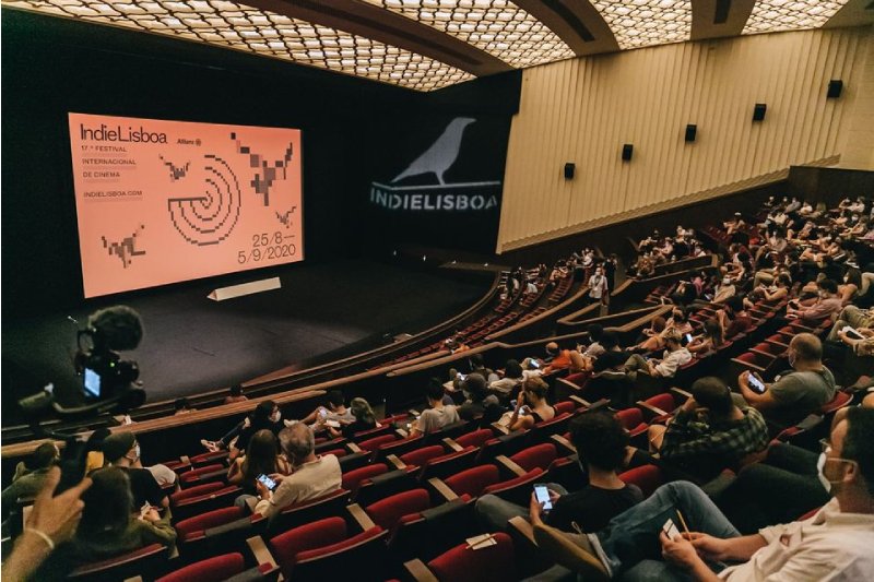 O racismo que se esconde por detrás da câmara, e corta a representatividade