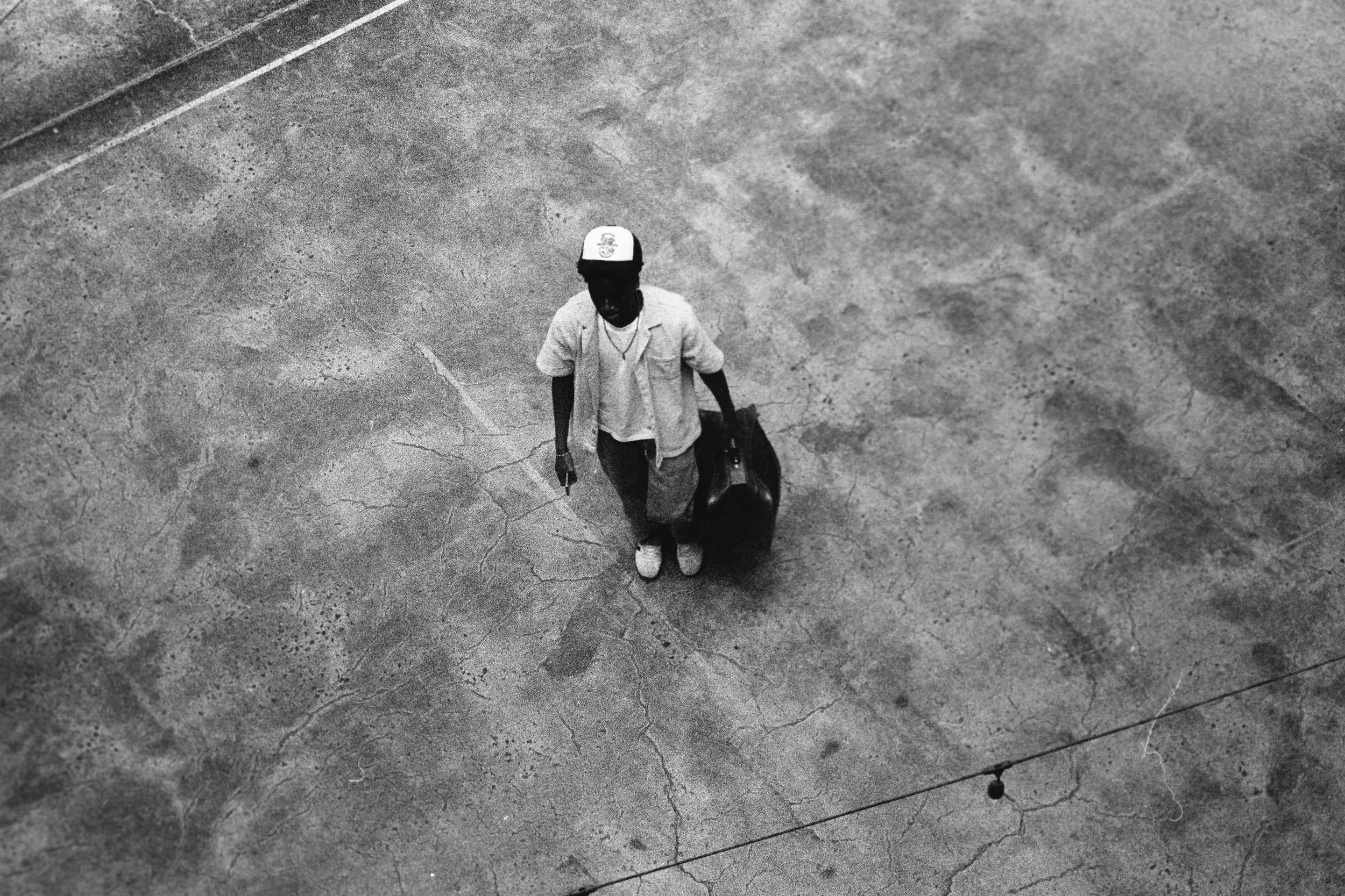 Africano paga, mas não entra! Como as leis alimentam o&nbsp;extractivismo&nbsp;de Estado, e&nbsp;deixam&nbsp;estudantes à mercê de práticas&nbsp;extorsivas&nbsp;&nbsp;