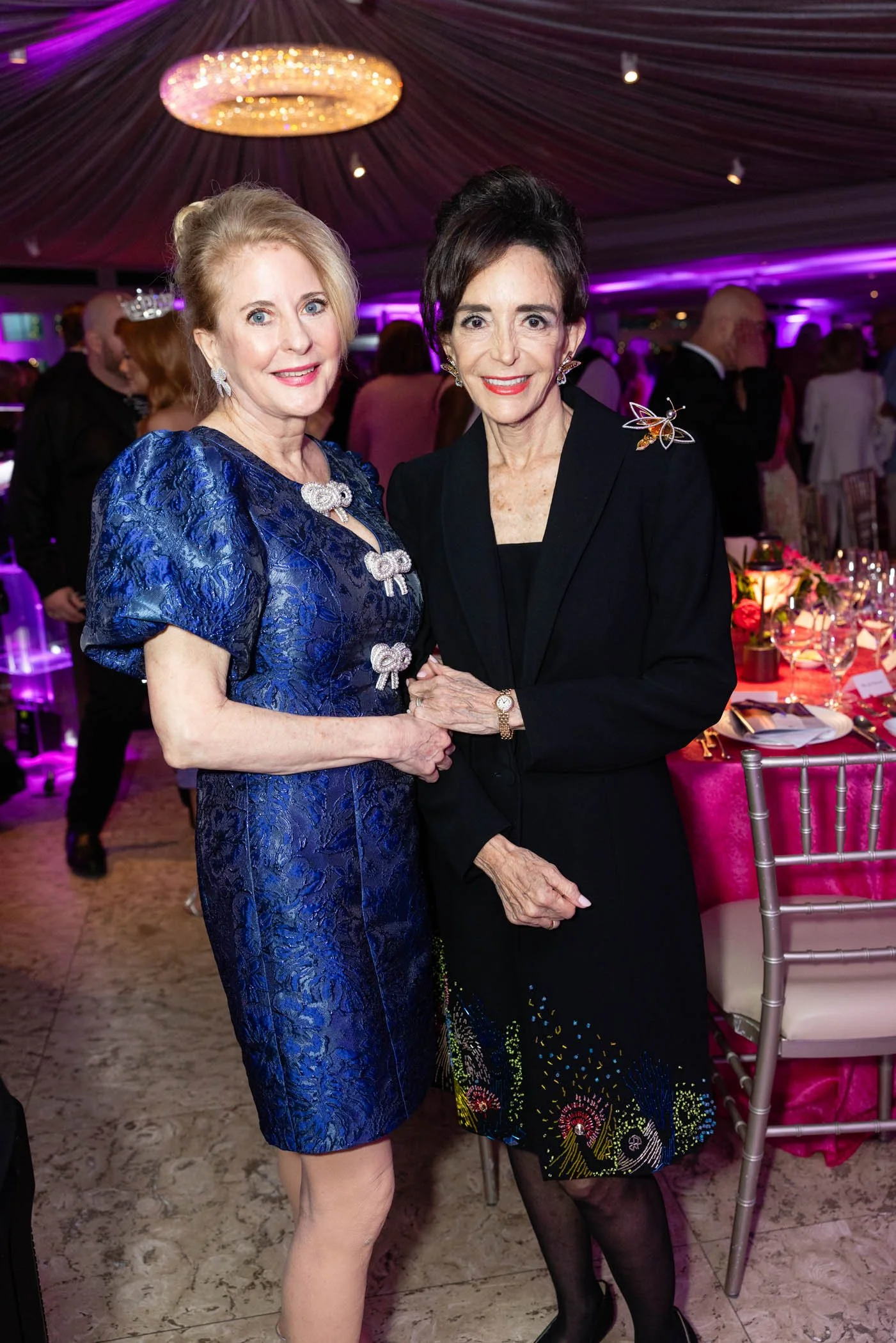 Julie Fisher Cummings y Amy Young