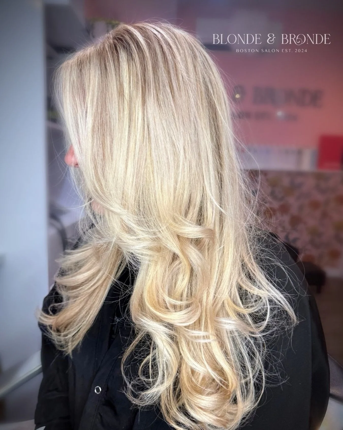 Not just blonde - THE right blonde😍

Not all blondes are created the same and the difference is always in the finish.

This look is all about a clean, refined result that feels soft, natural, and effortless from every angle. No harsh lines, no heavi