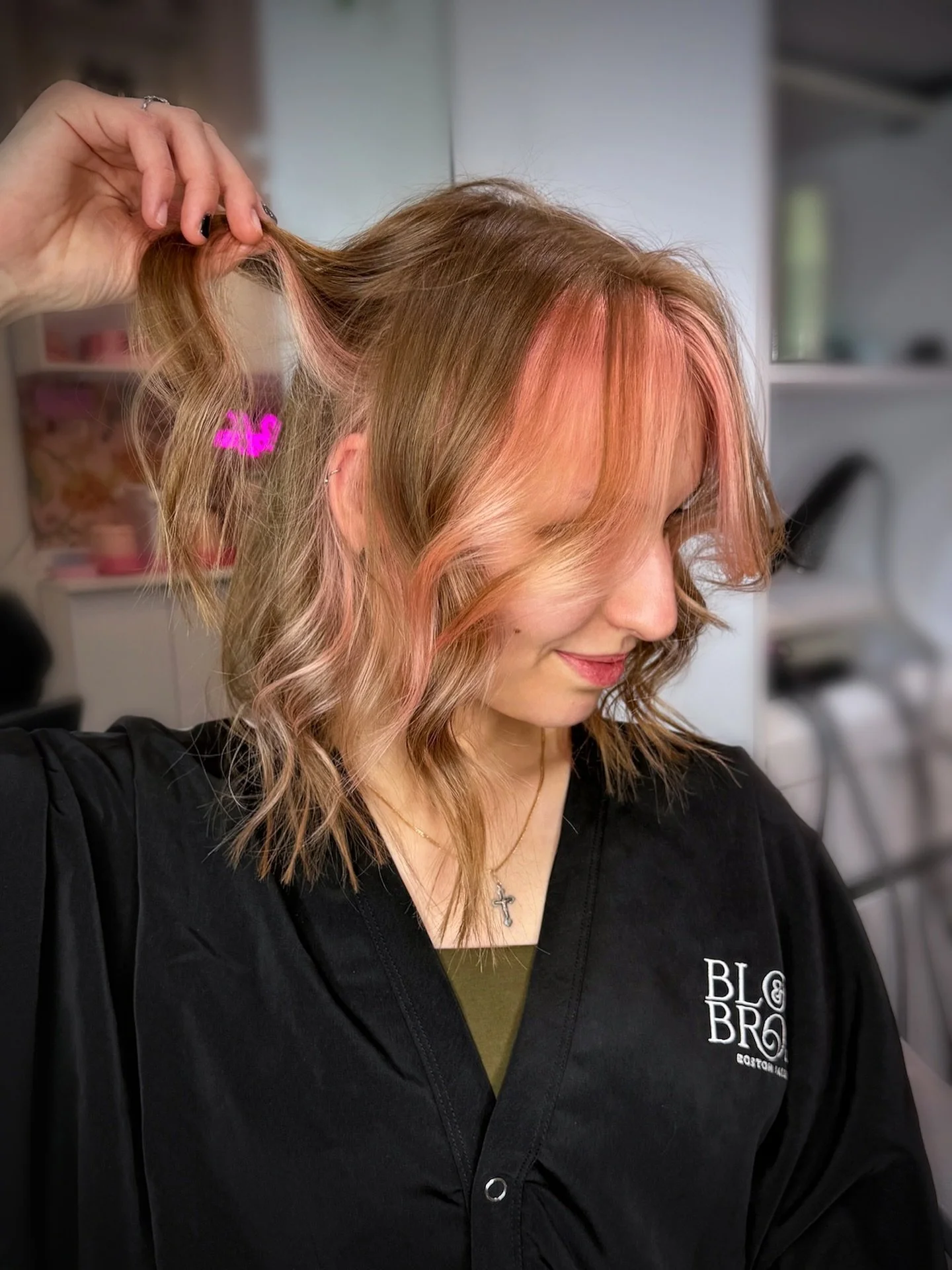 A little detail that changes everything 💗

Sometimes it&rsquo;s the smallest touch that makes the whole look feel more you

By Blonde &amp; Bronde💫