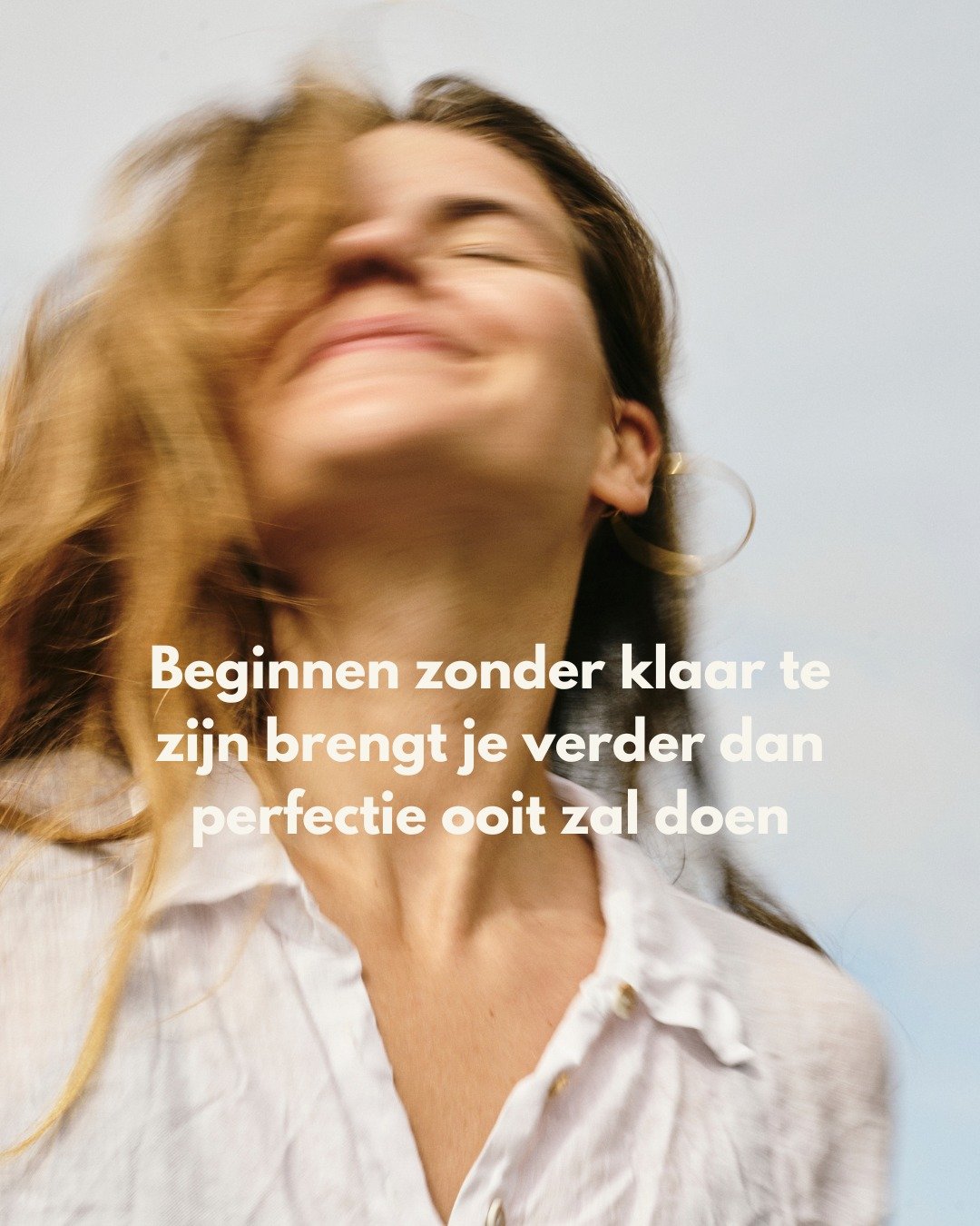 Dit is de valkuil waar ik zelf altijd in trapte. Ik wilde alles perfect hebben voordat ik begon; de perfecte website, het perfecte aanbod, de perfecte strategie. Het resultaat? Ik begon niet.

Wat ik me later realiseerde: perfectionisme is geen ambit