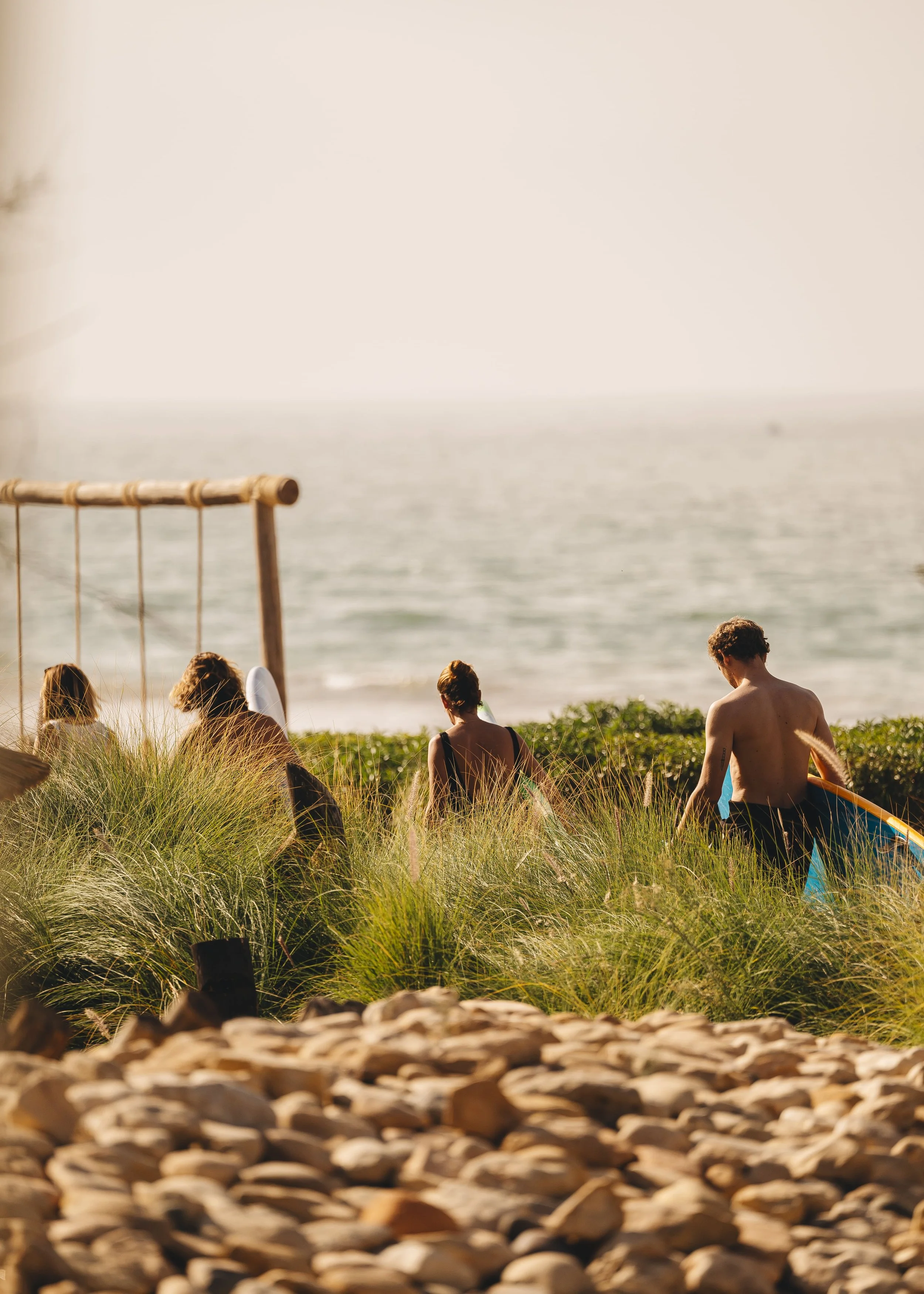 lifestyle-surf-school-guests-beach.jpg