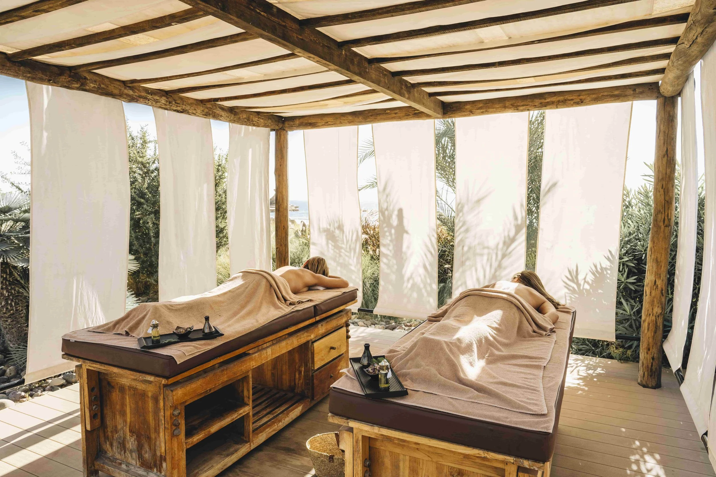 Outdoor-Spa-Massage.jpg