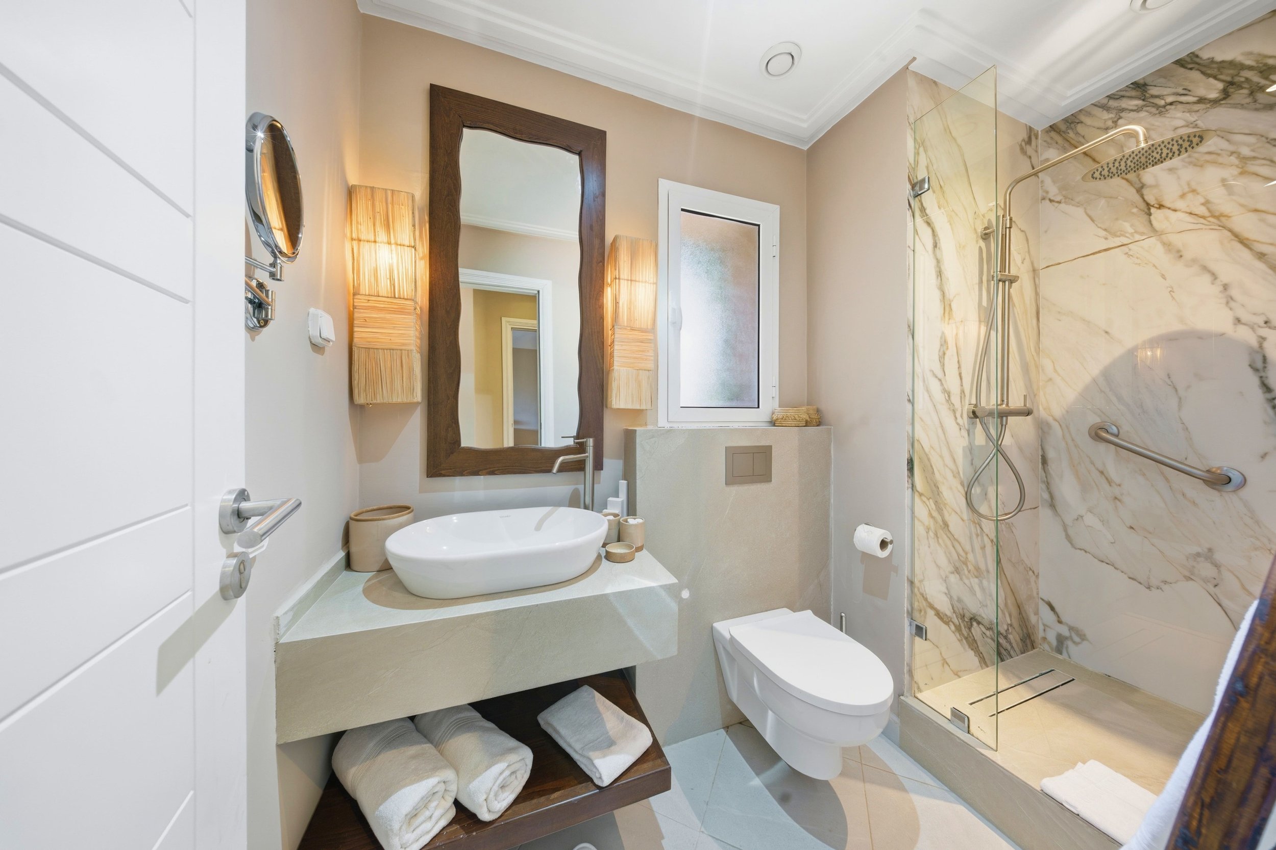 premium-suite-bathroom.jpg
