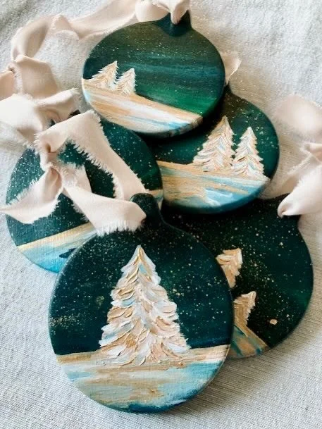 Ornament sets have been added to kwfreeman.com &hearts;️🤍💚and I still have a few sheep ornaments left. Orders placed today will ship Monday, in time to decorate the tree this weekend 🎄🎄🎄