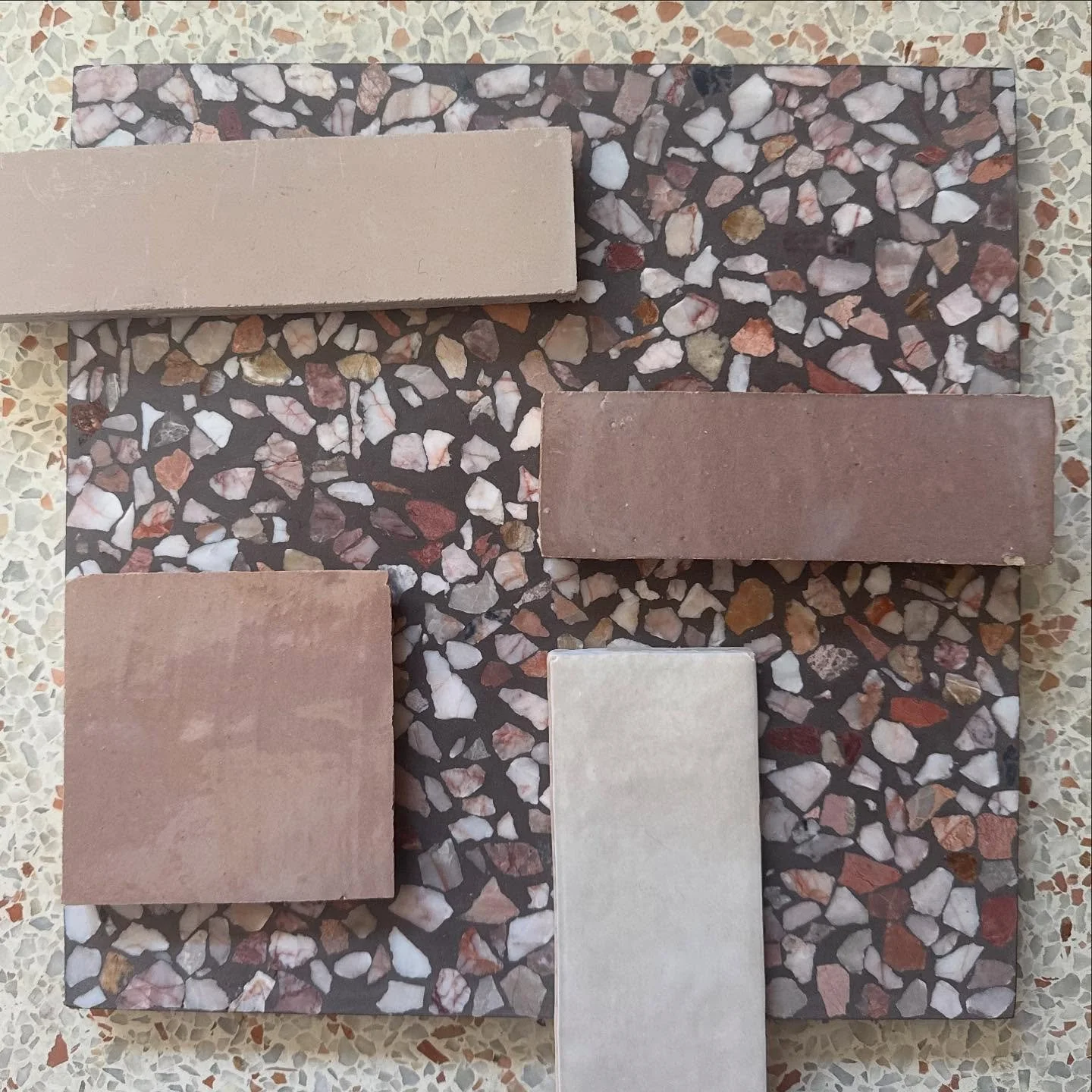 That winning palette for Holly Mama bathroom edition 

💜💓🤍