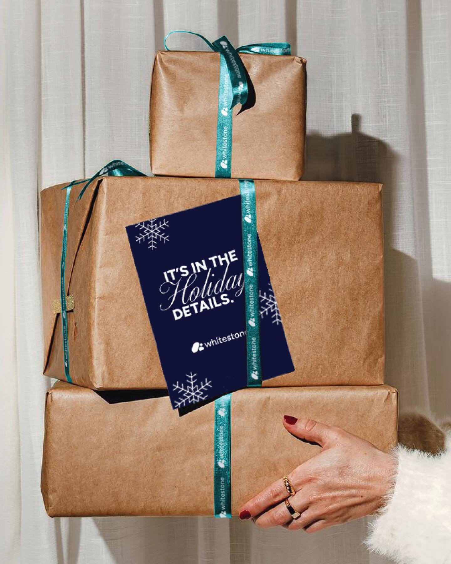 The best unboxing experiences start before the gift is even opened✨

Premium wrapping paper, branded cards, the perfect tag&hellip; these details elevate your holiday gifts (and your brand).

Reach out today to create a holiday unboxing people will r