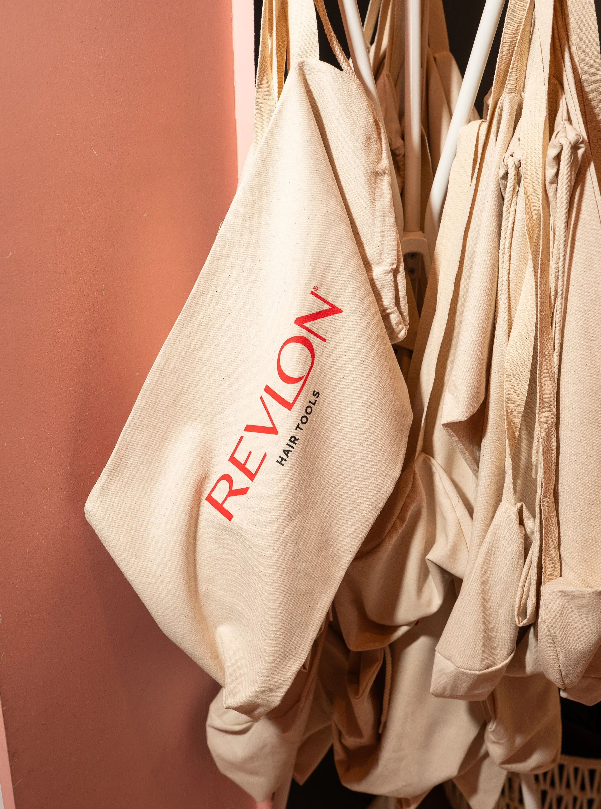Details make all the difference. 

Huge thanks to @hunterpr and @emilyreidagency for letting us bring these custom yoga bags and bottles to life for the @revlon popup. We&rsquo;re still obsessed with how these turned out!

#NoTwoStonesAreAlike