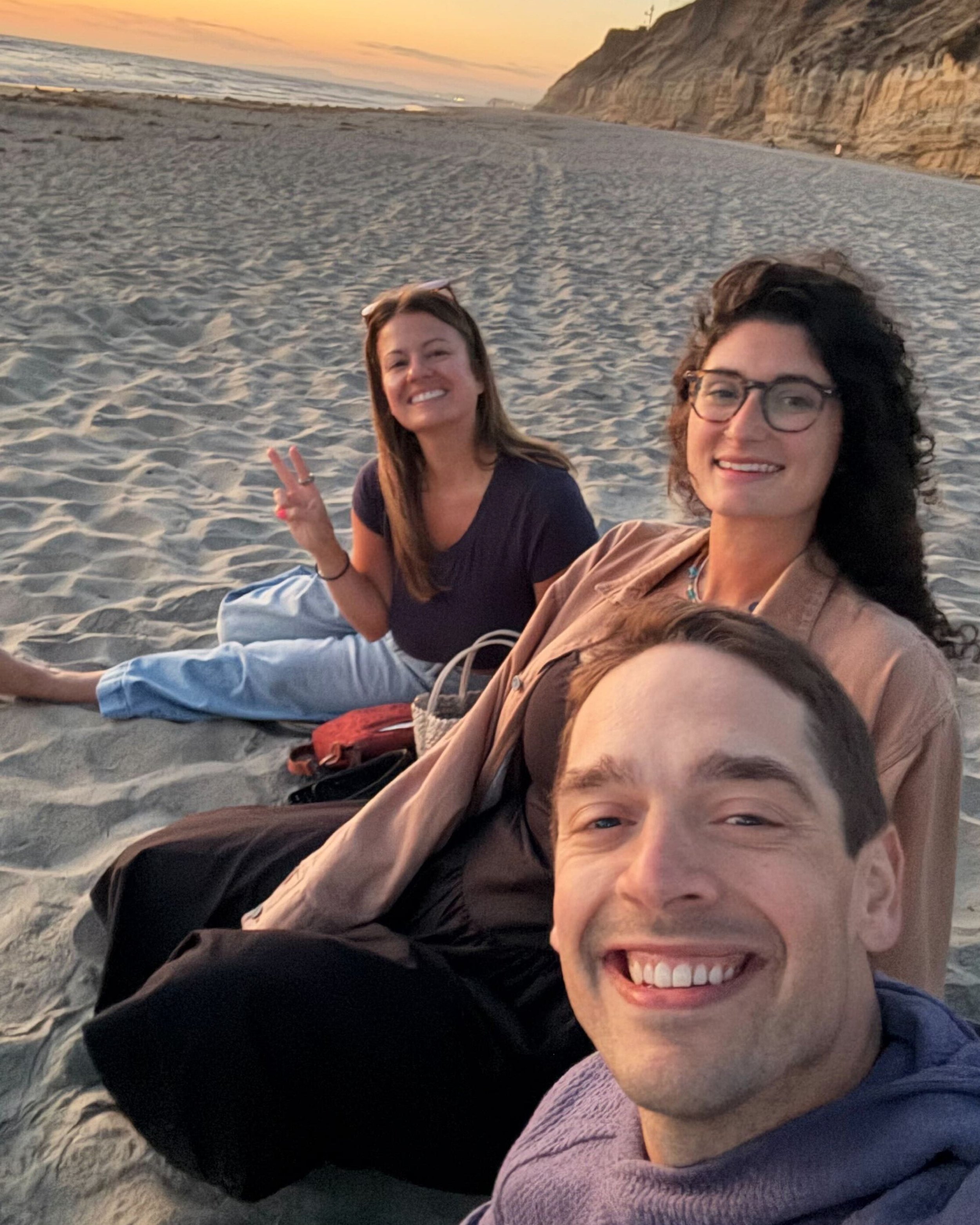 Remote work doesn't have to feel lonely. Summer travel is ramping up, and so are the team reunions. 

Nothing makes us happier than seeing our people meet up all across the map!

#NoTwoStonesAreAlike