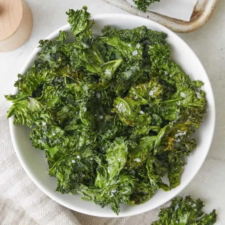 Crispy Kale Chips (2 Ways)