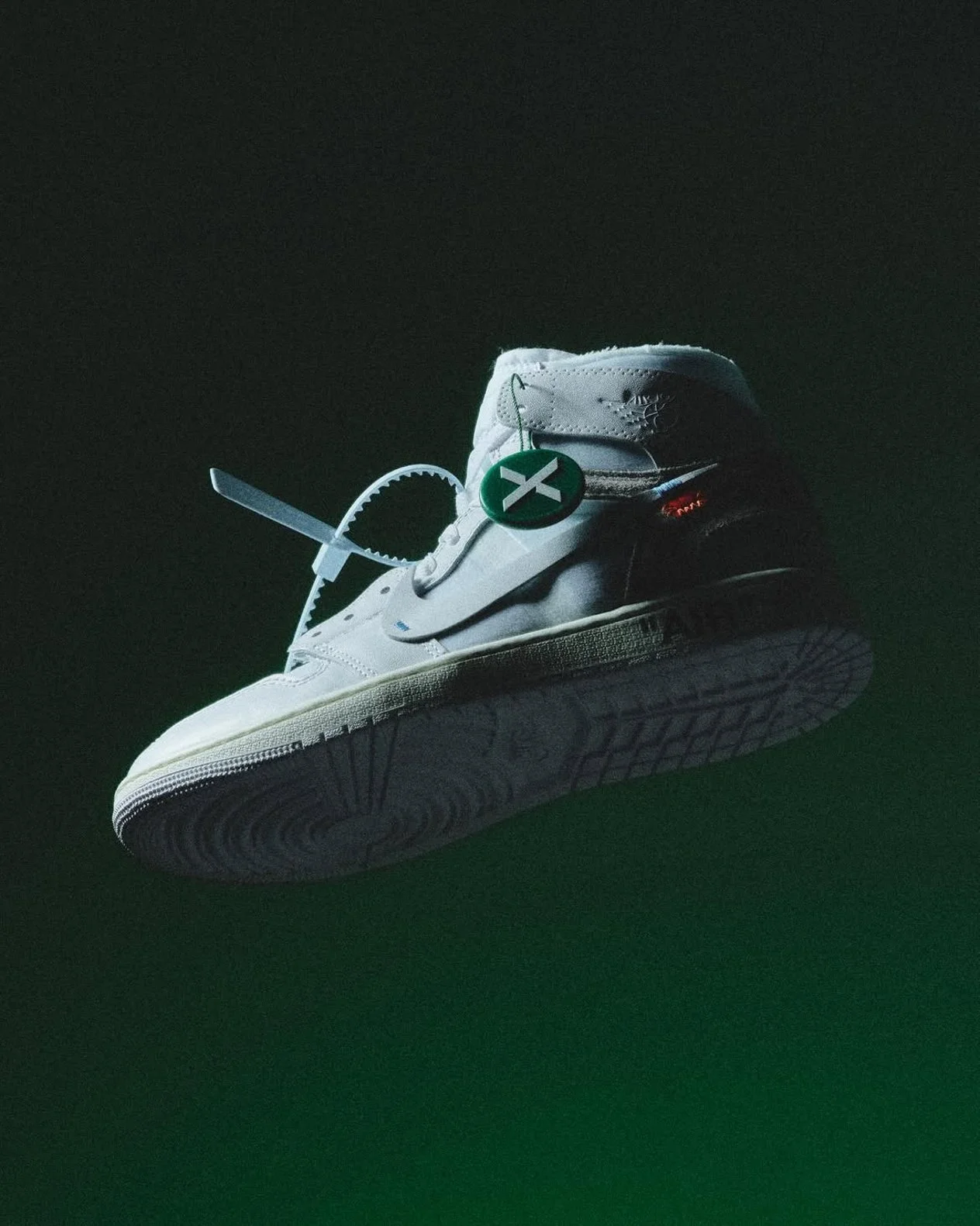 @stockx •  Midweek Heat • Champions Luxe Bundle • ⚽️🥅 (3).jpg