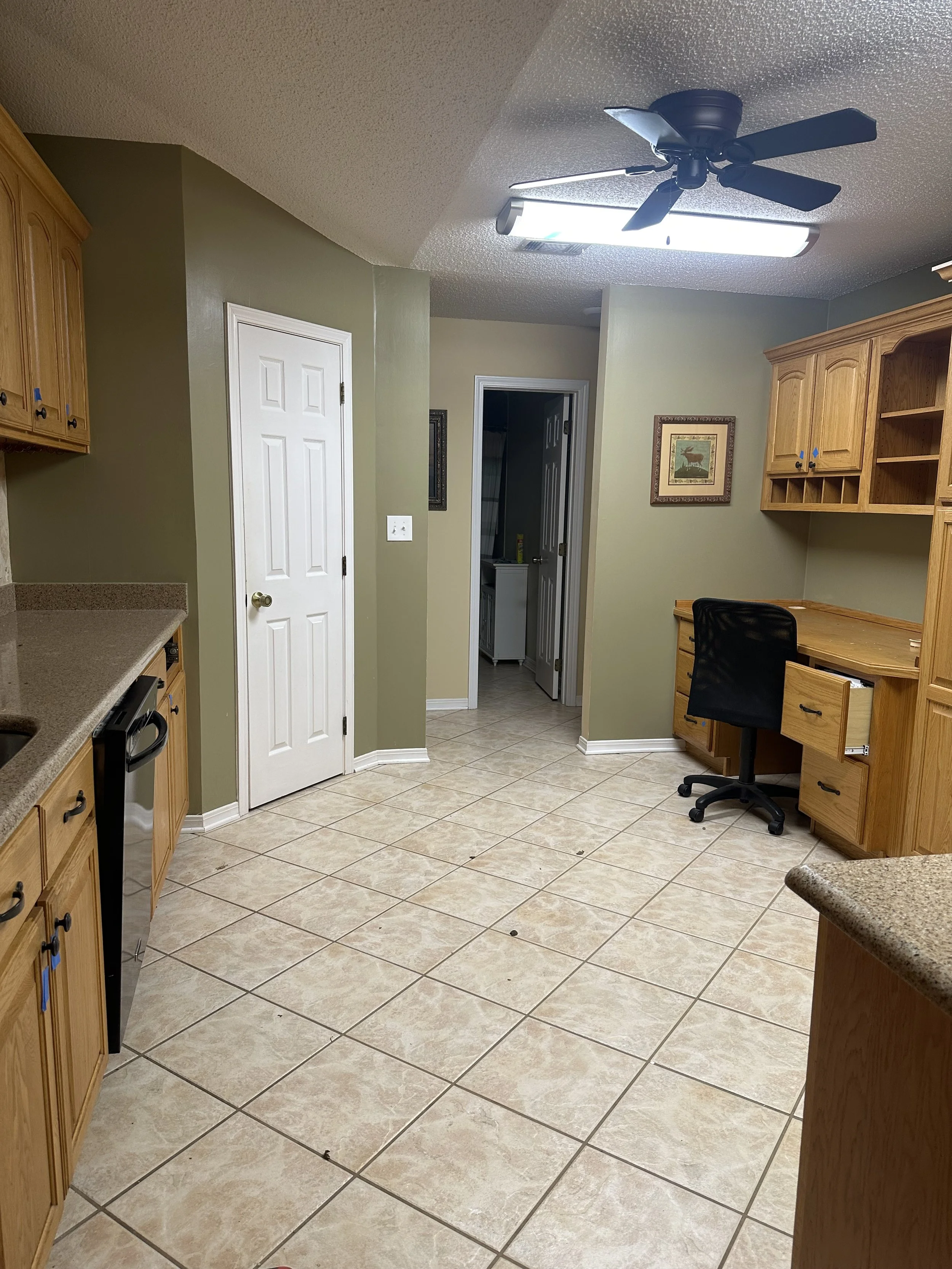 BEFORE - PANTRY VIEW