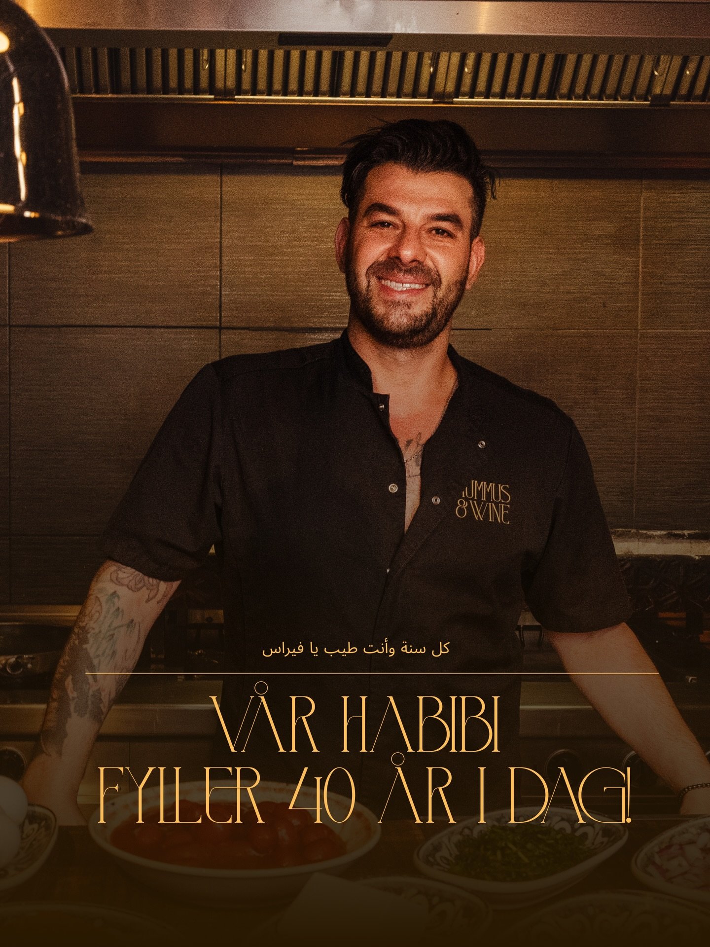 I dag fyller Firas 40 &aring;r! Mange kjenner ham som mannen som g&aring;r rundt mellom bordene og sl&aring;r av en prat. Vi kjenner ham som personen som gjorde dr&oslash;mmen om Hummus &amp; Wine til virkelighet. Takk for alt du har skapt s&aring; l