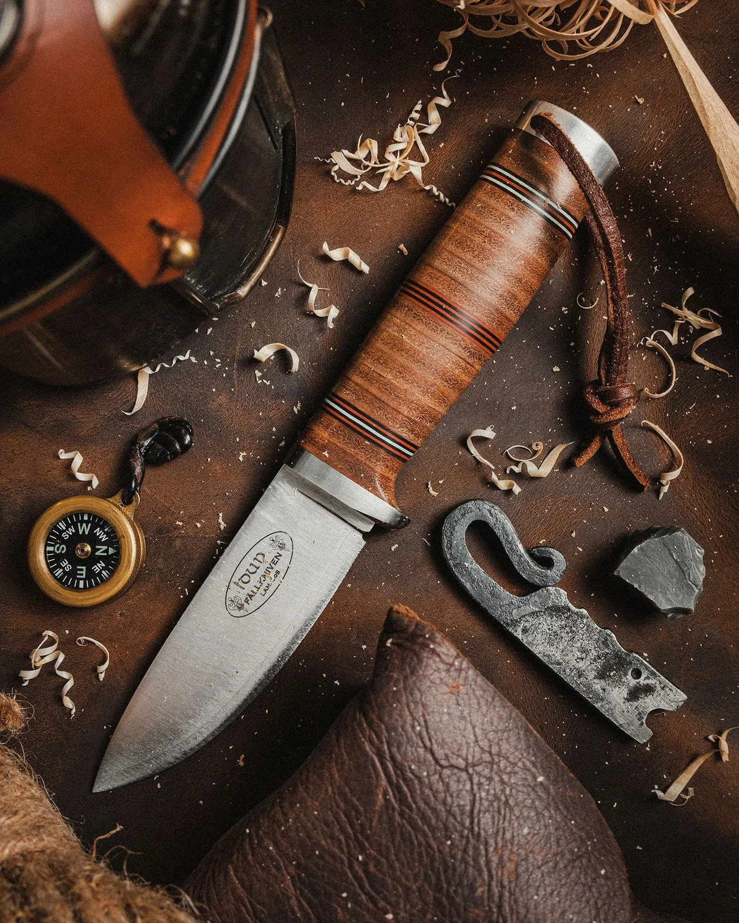 Shew&hellip; The NL5L from @officialfallkniven has been a grail knife of mine for YEARS 😍

And, not gonna lie&hellip;
It&rsquo;s almost too beautiful to use&hellip;
&hellip;but that won't stop me 😂

So far, this knife has been put through my typica