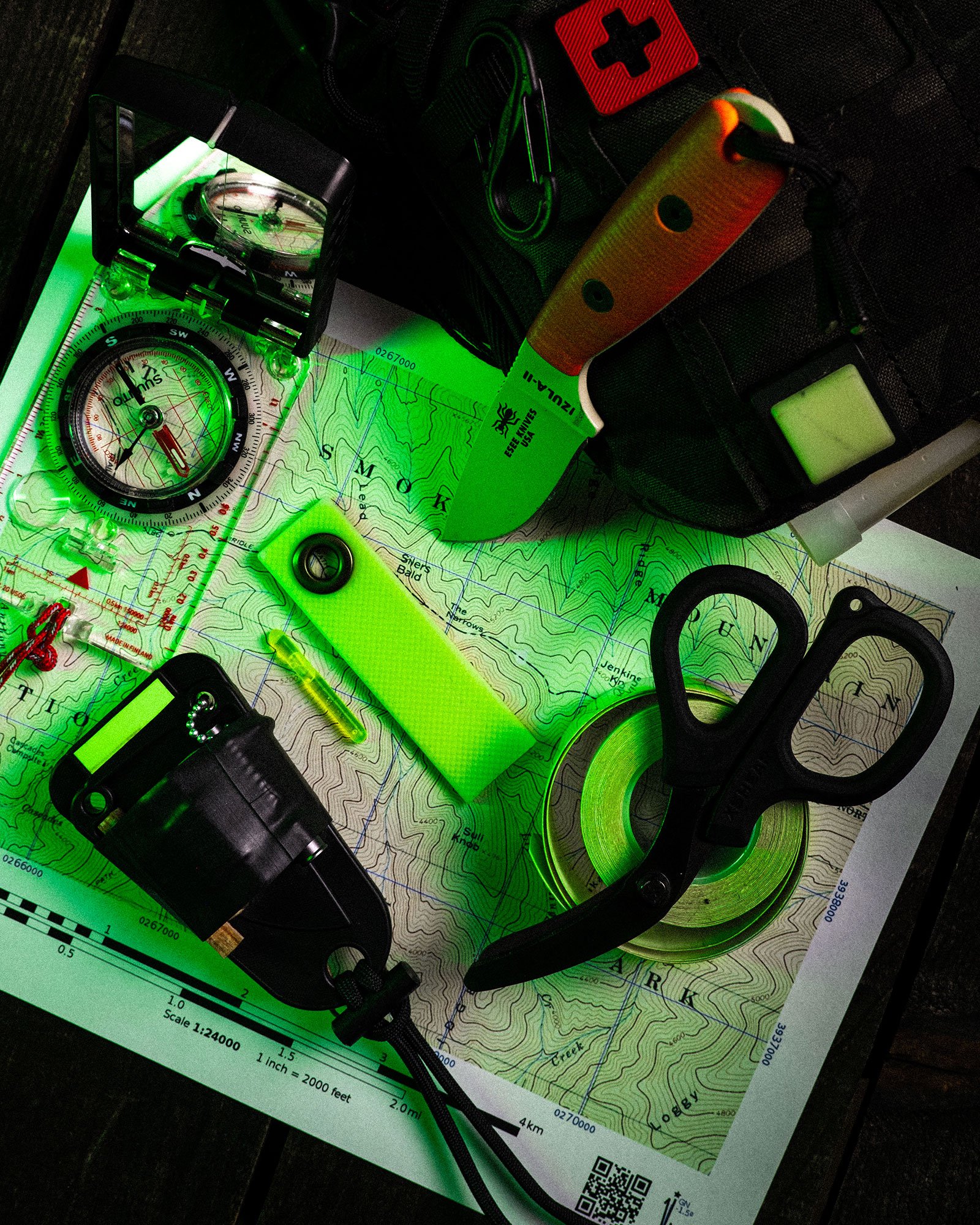 💡🟢 Swipe to turn the lights off...

I've been on a glow-in-the-dark kick again as of late. And I discovered a bunch of new glow gear over on the @countycomm_gov website.

&bull;&nbsp;Rolls of glow tape that actually stick and hold well
&bull;&nbsp;
