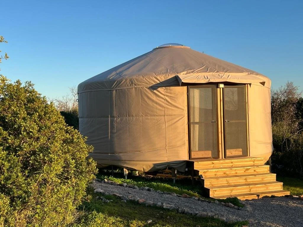 O que é um yurt e porque está a conquistar o Algarve ?