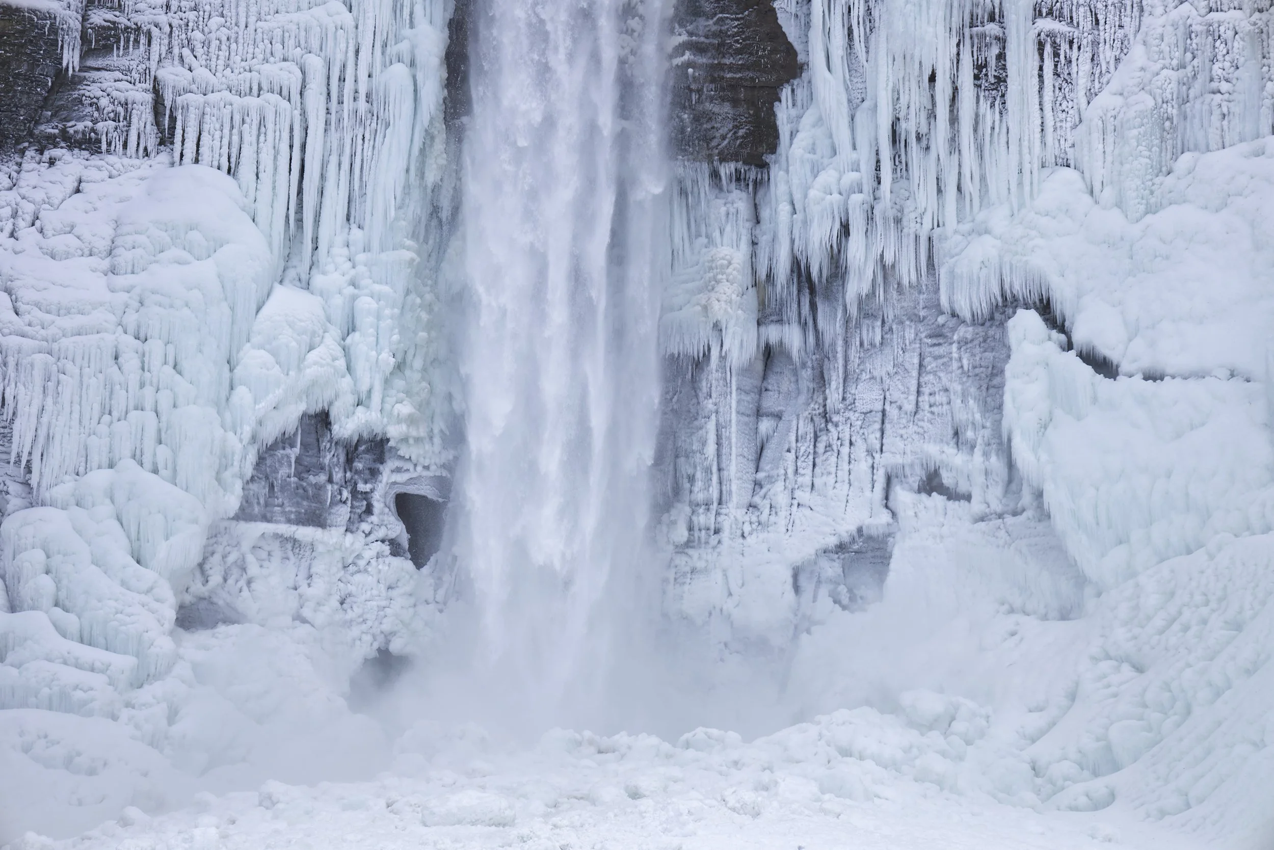 taughannock-falls-ithaca-new-york-winter-ice.jpg