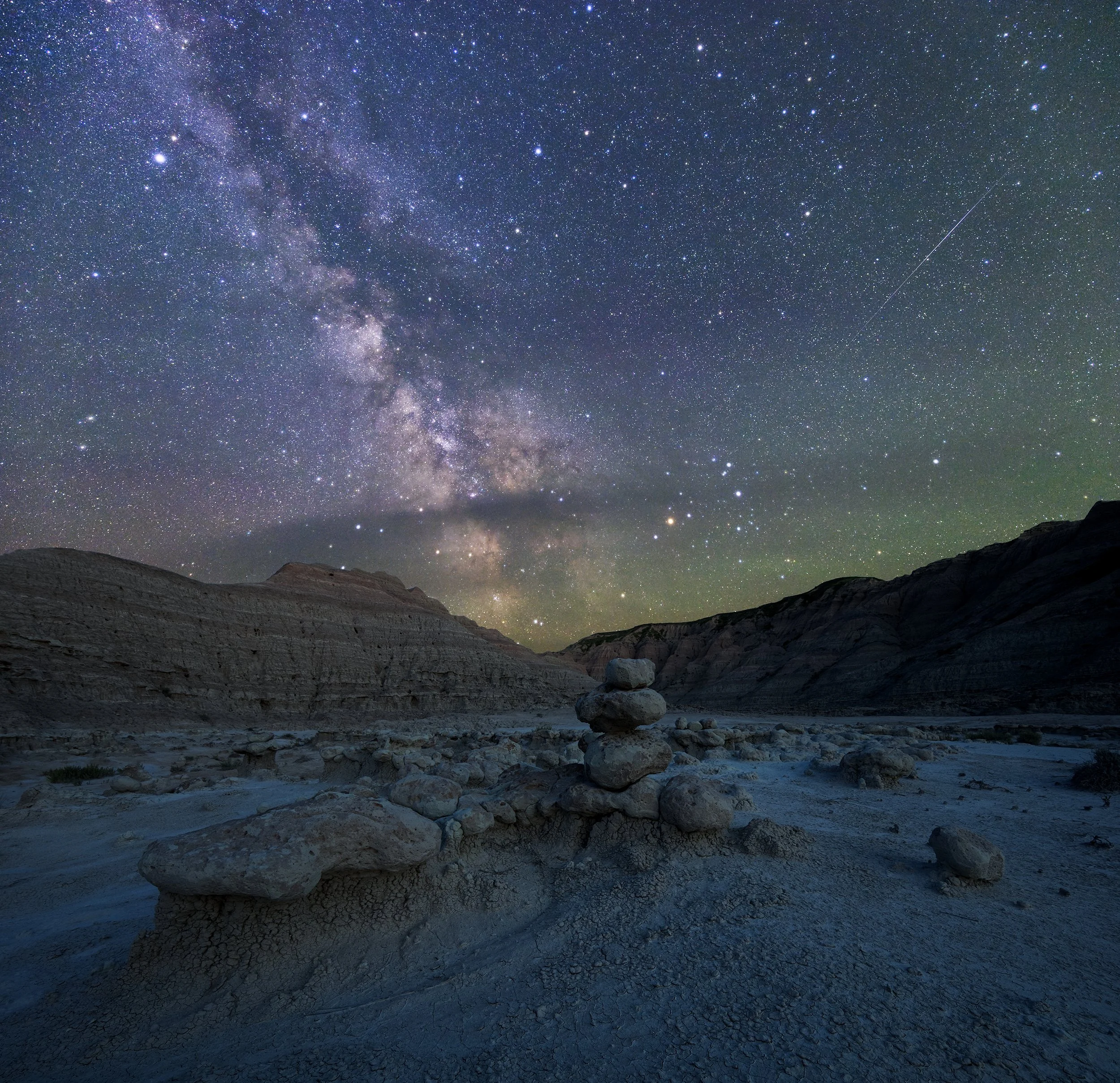 badlands-national-park-south-dakota-milky-way-summer-galactic-core.jpg