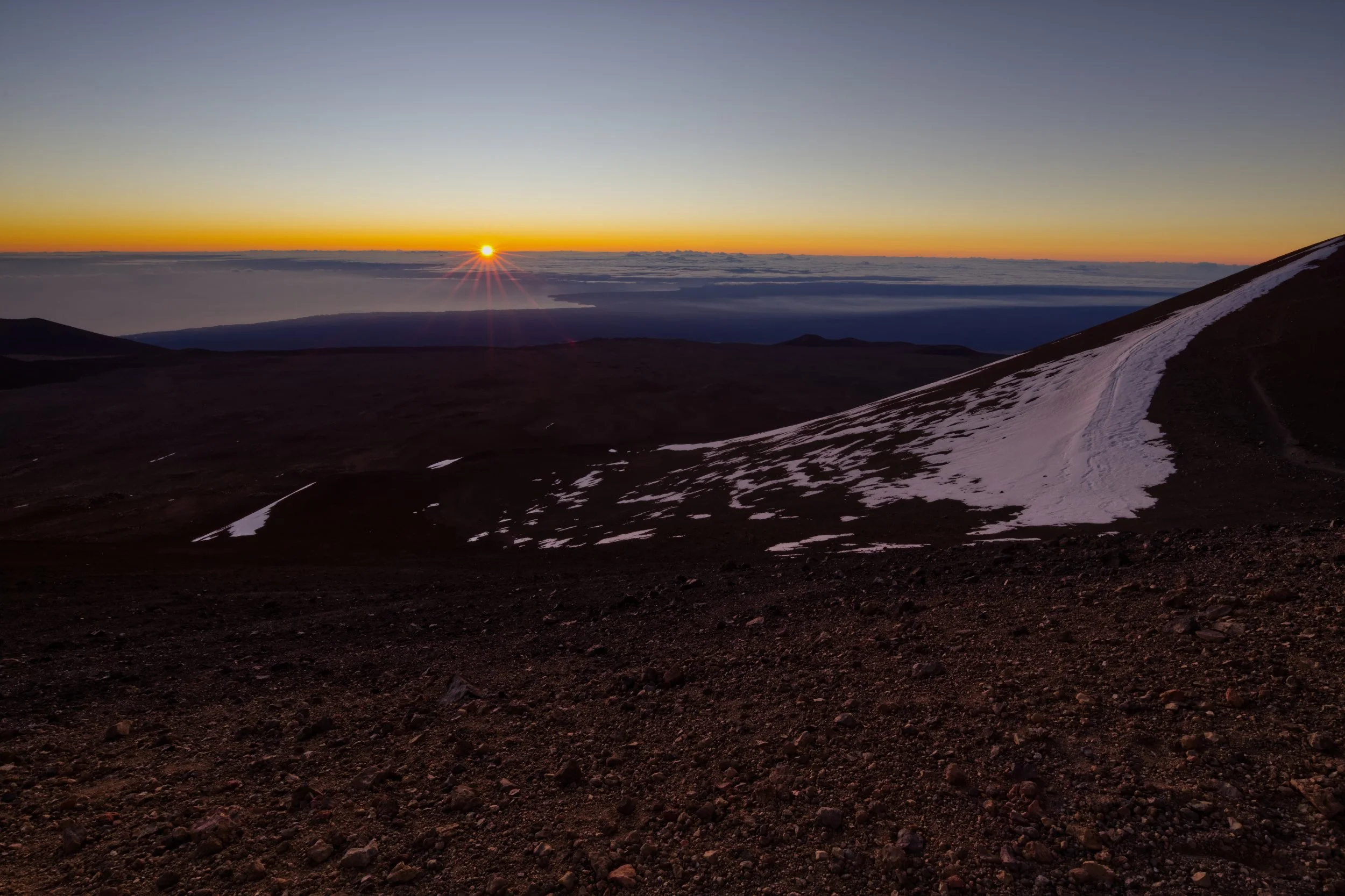 Dawn above Hawai'i