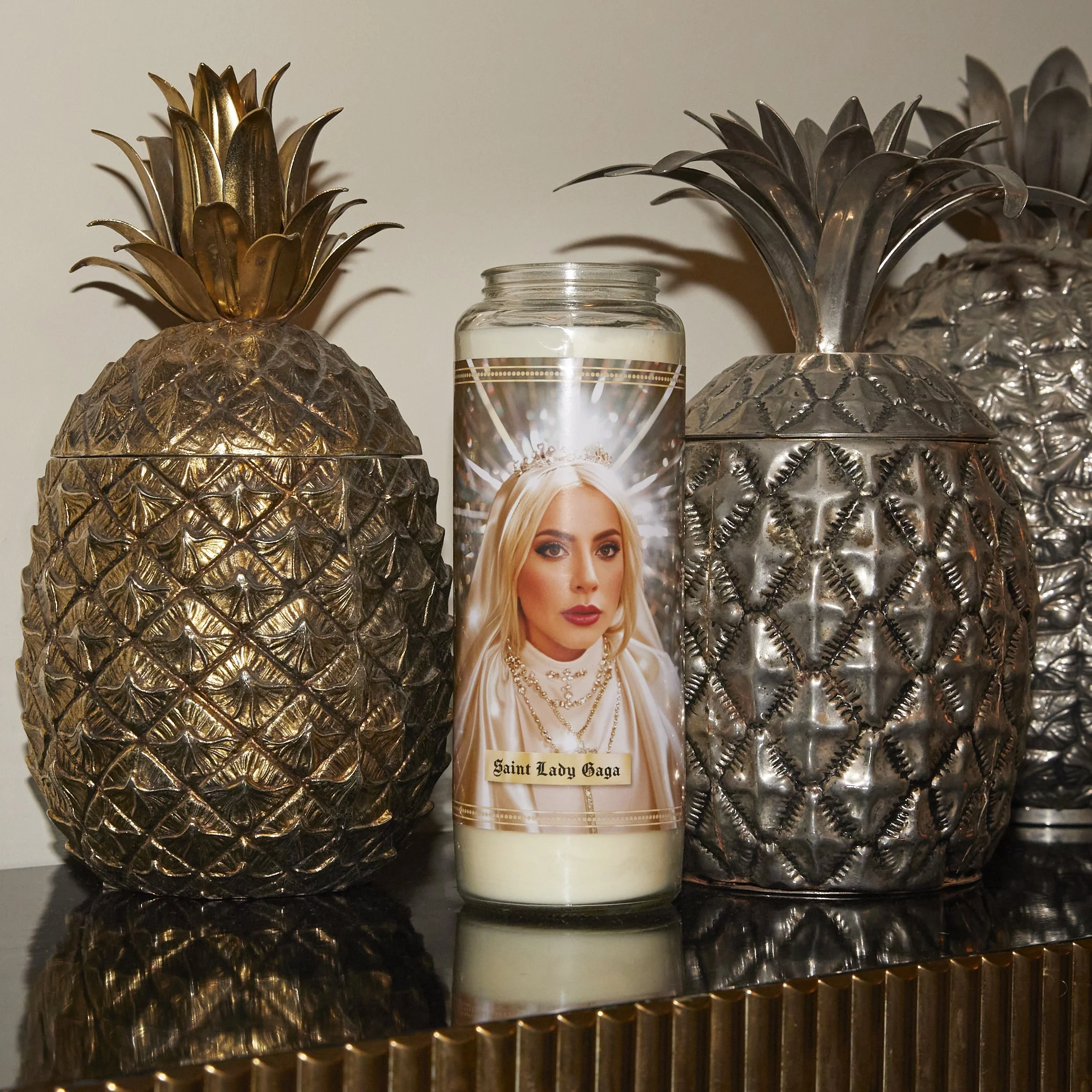 GAGA DE GAGA CARRE.jpg