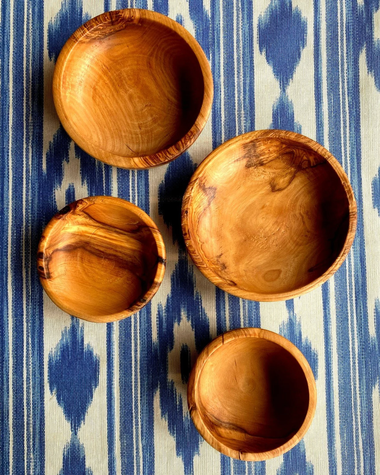 We stopped in Campos to grab a quick coffee and it turned out there was a market going on in the town. We got to wander around the stools and I came across these beautifully hand crafted olive wood bowls which I will be using for pre-dinner nibbles w