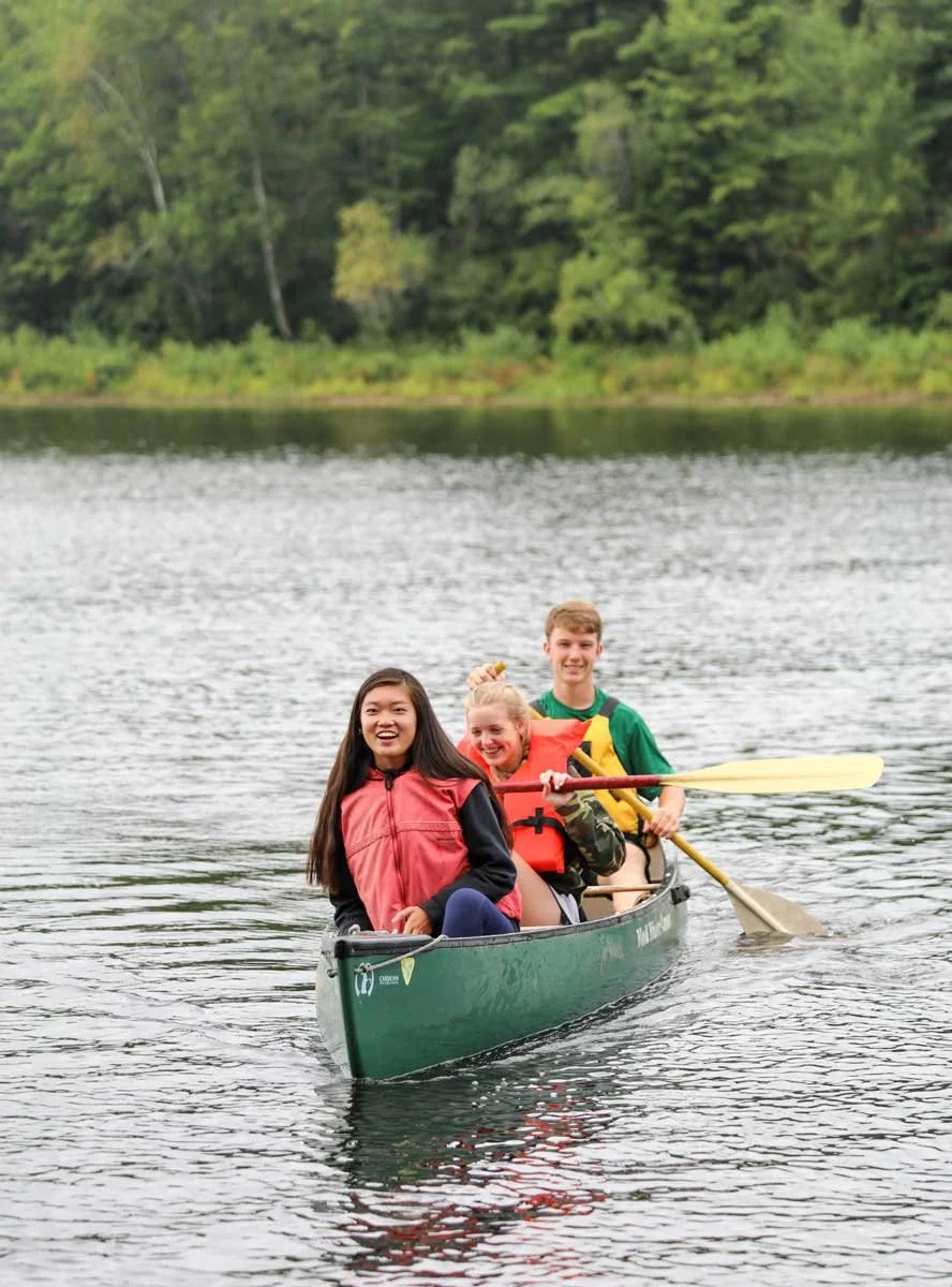 canoeing-weekend-activity.jpg