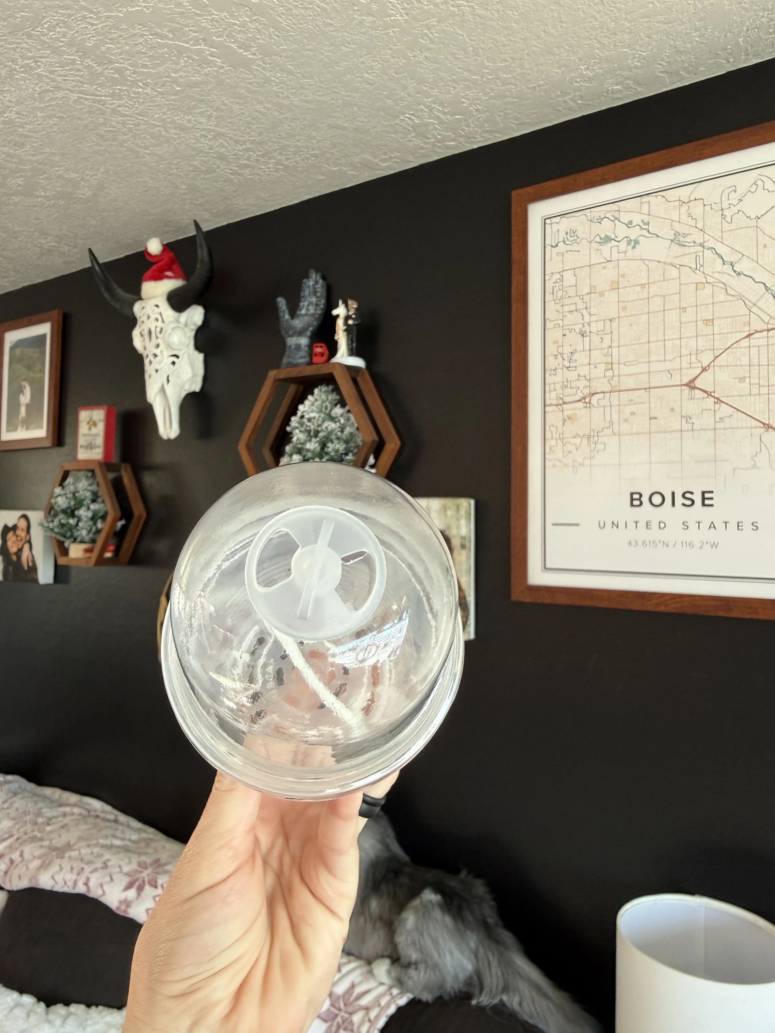 Top view of clear humidity dome with adjustable vent on propagation cup