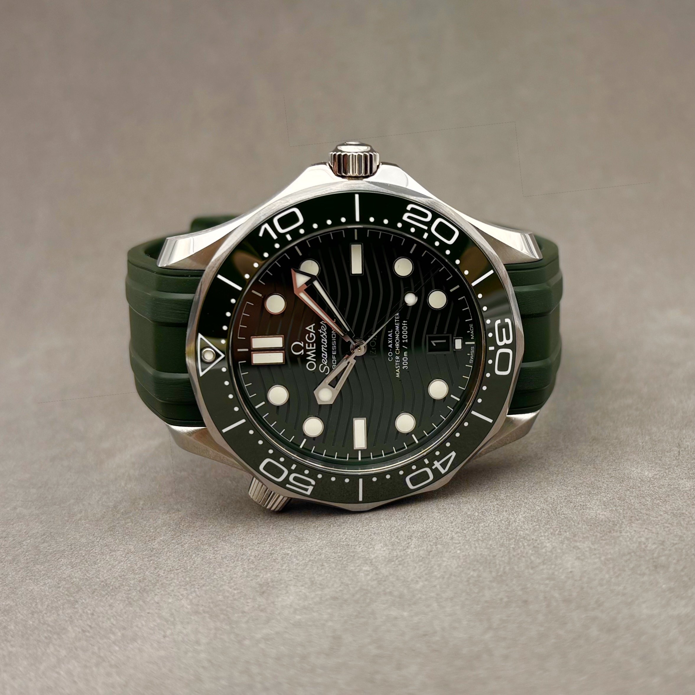 2025 Omega Seamaster Diver 300M 210.32.42.20.10.001