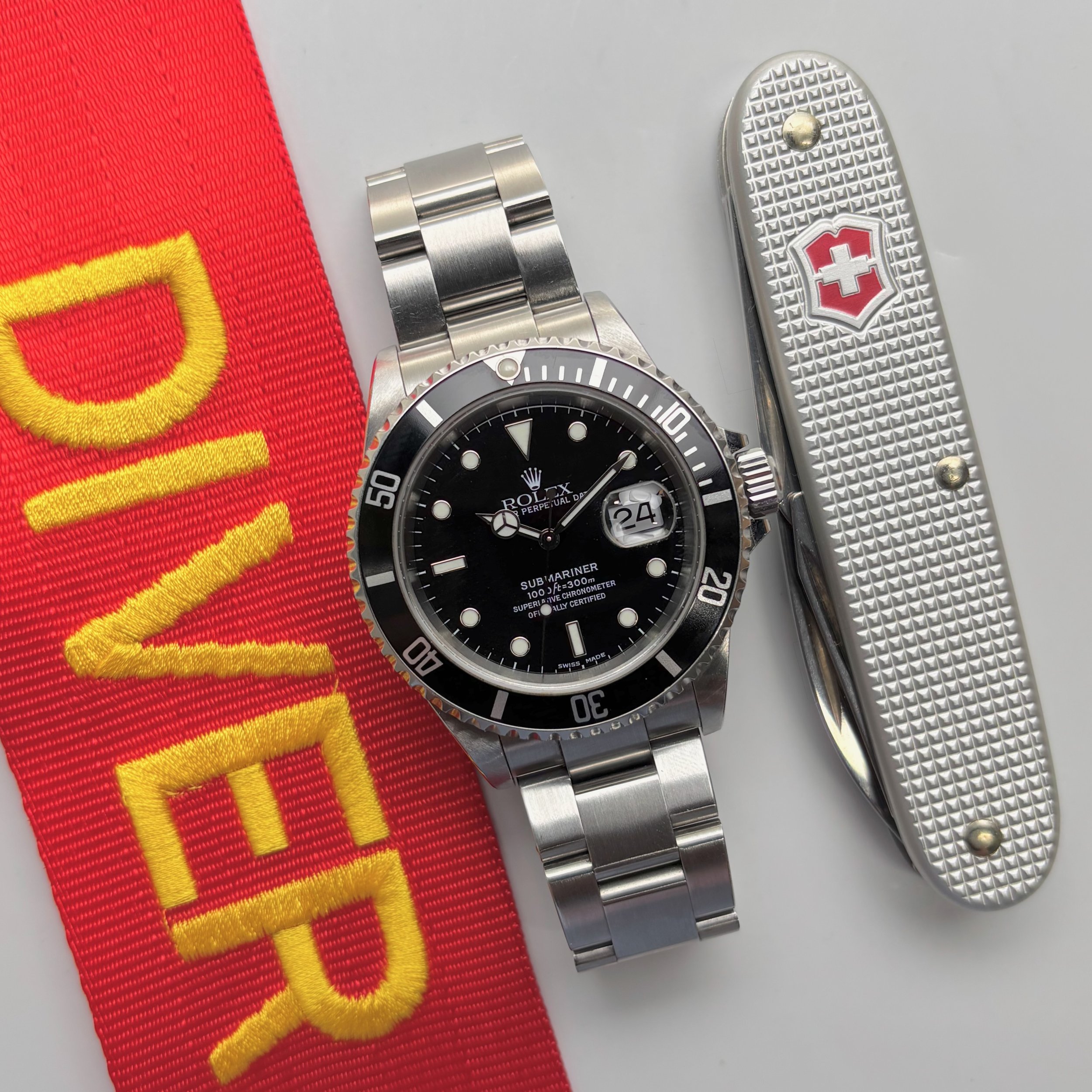 2000 Rolex Submariner Date 16610