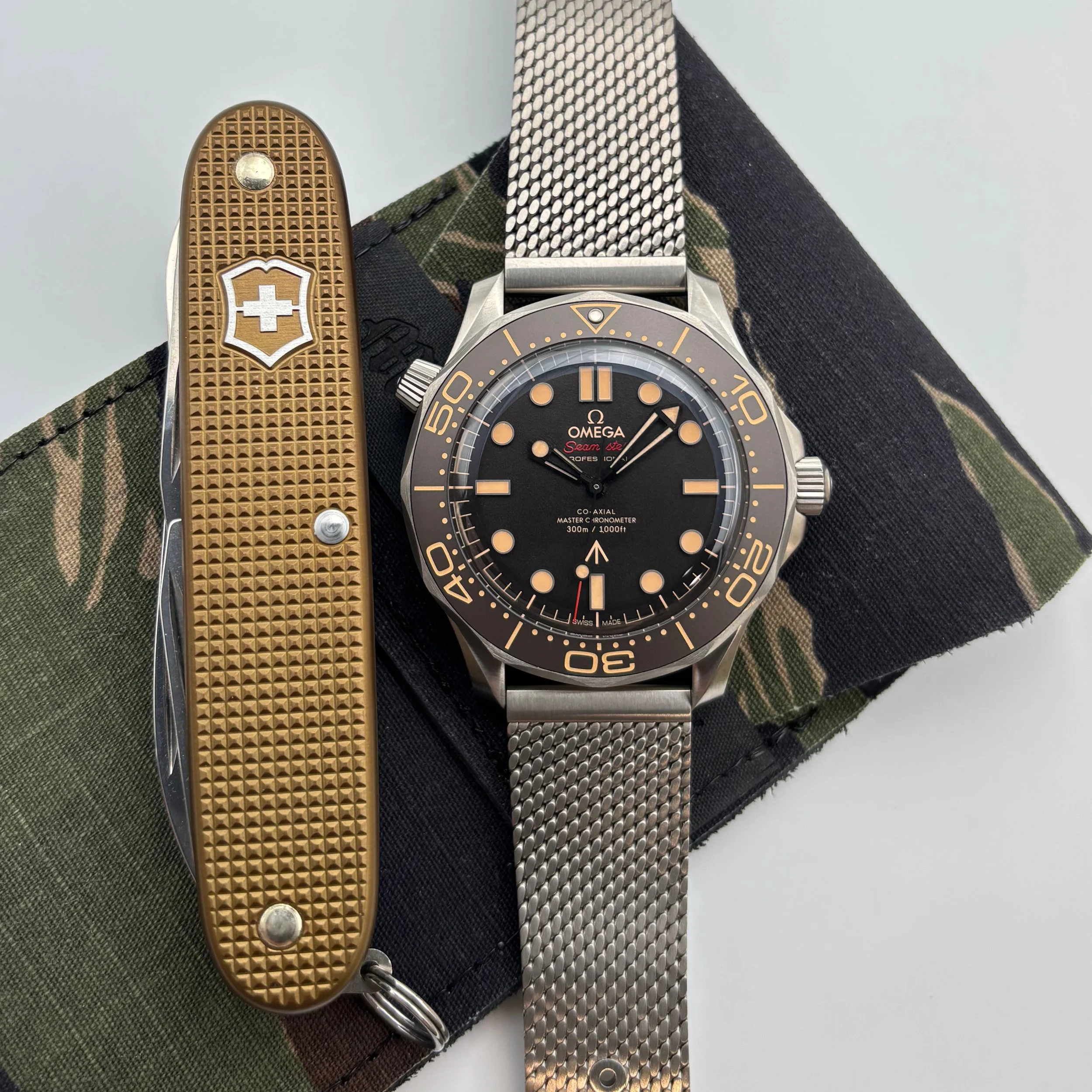 2025 OMEGA Seamaster Diver 300M No Time To Die 210.90.42.20.01.001
