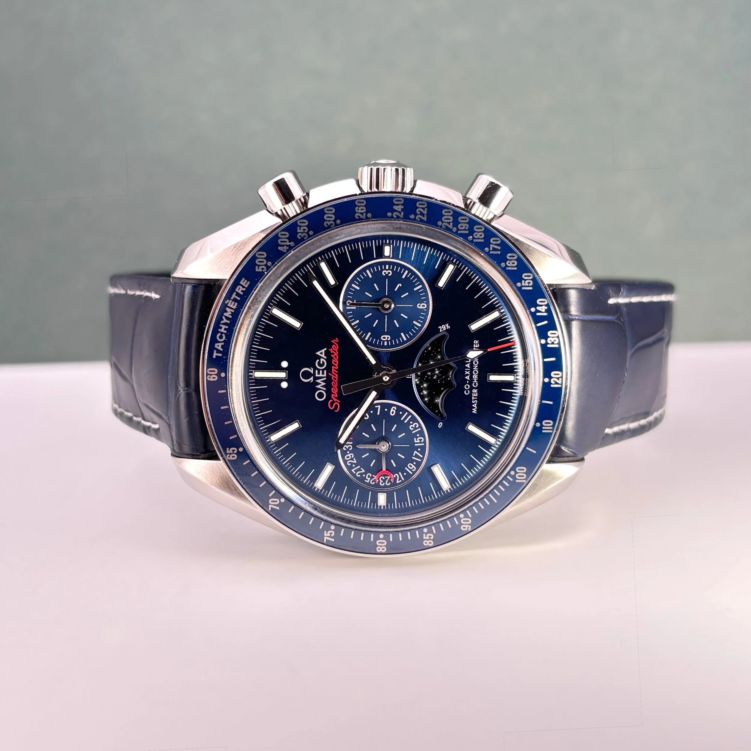 2025 Omega Speedmaster Moonphase 304.33.44.52.03.001