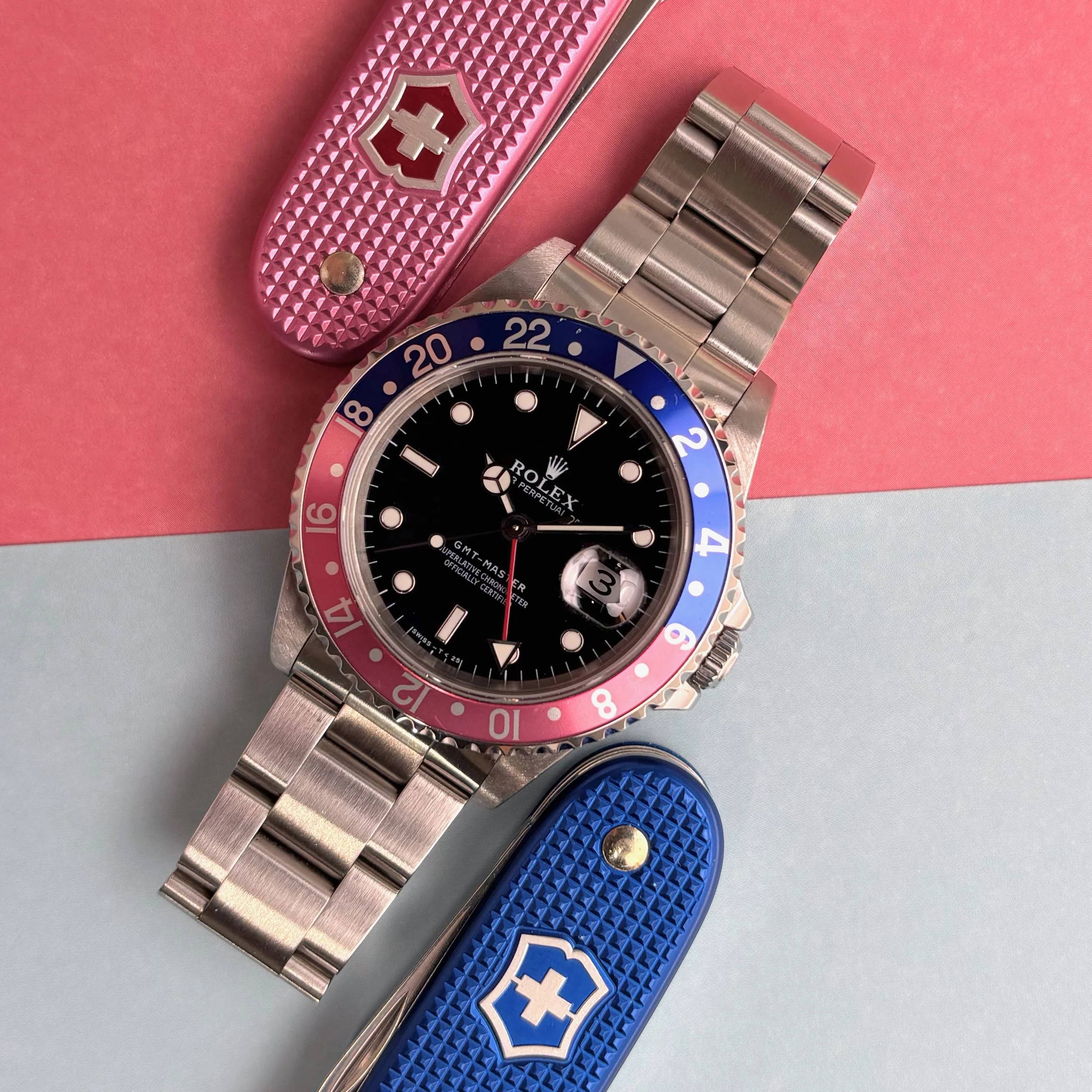 1998 Rolex GMT Master 16700 "Pepsi" Blue & Pink Bezel