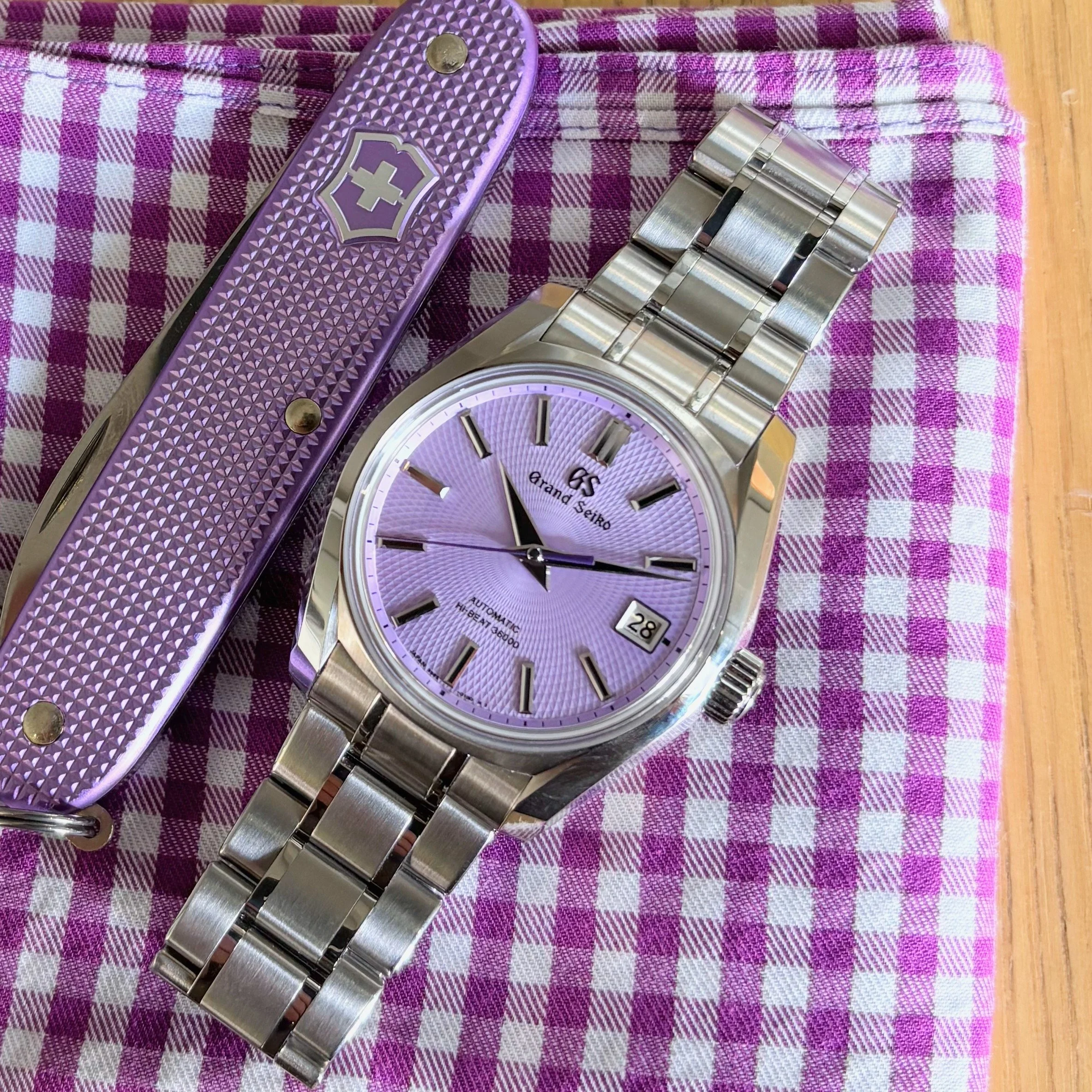 2023 Grand Seiko Watches of Switzerland Limited Edition Heritage 40mm SBGH337