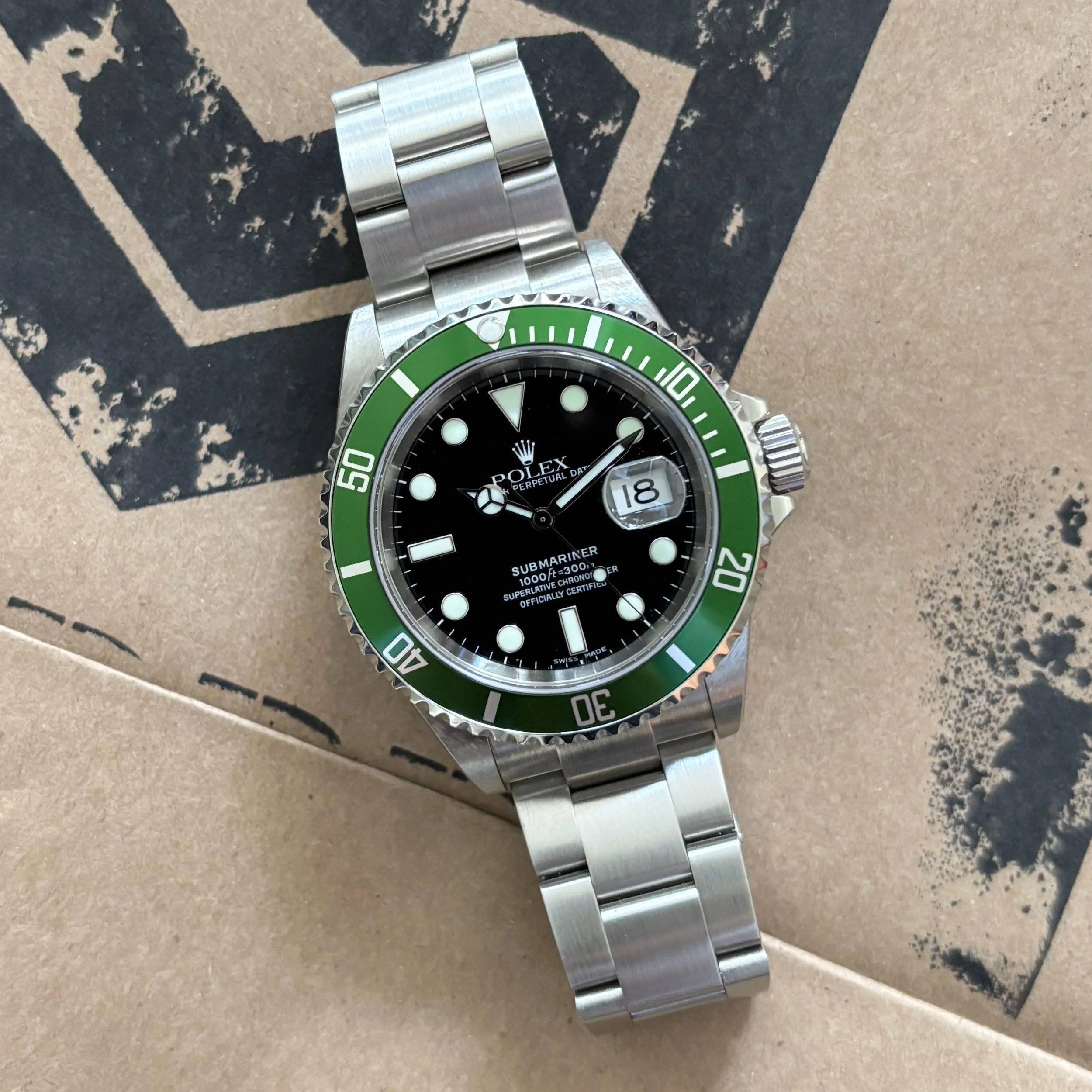 2005 Rolex Submariner Date 16610LV NOS Mk IV Dial Kermit