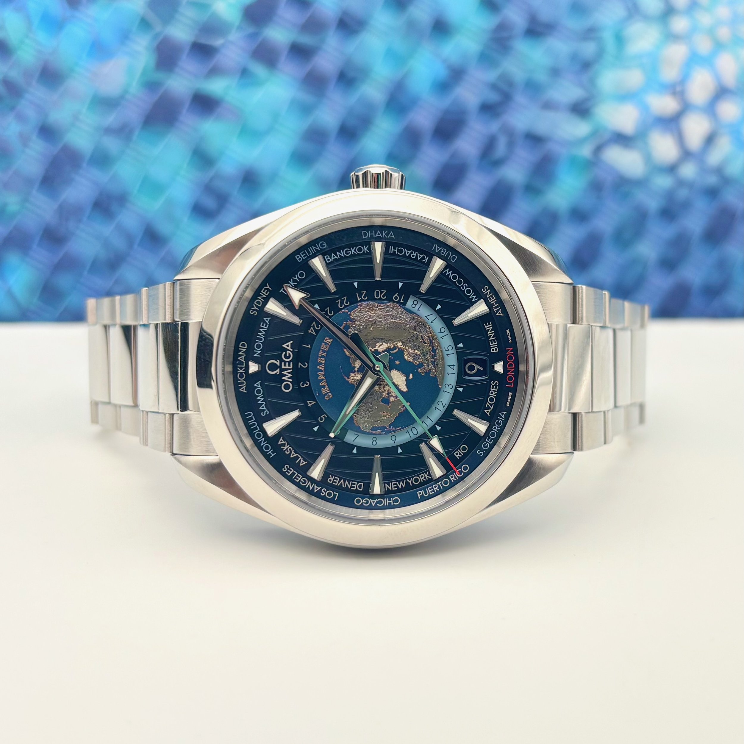 2023 Omega Seamaster Aqua Terra GMT Worldtimer 150M 220.10.43.22.03.001