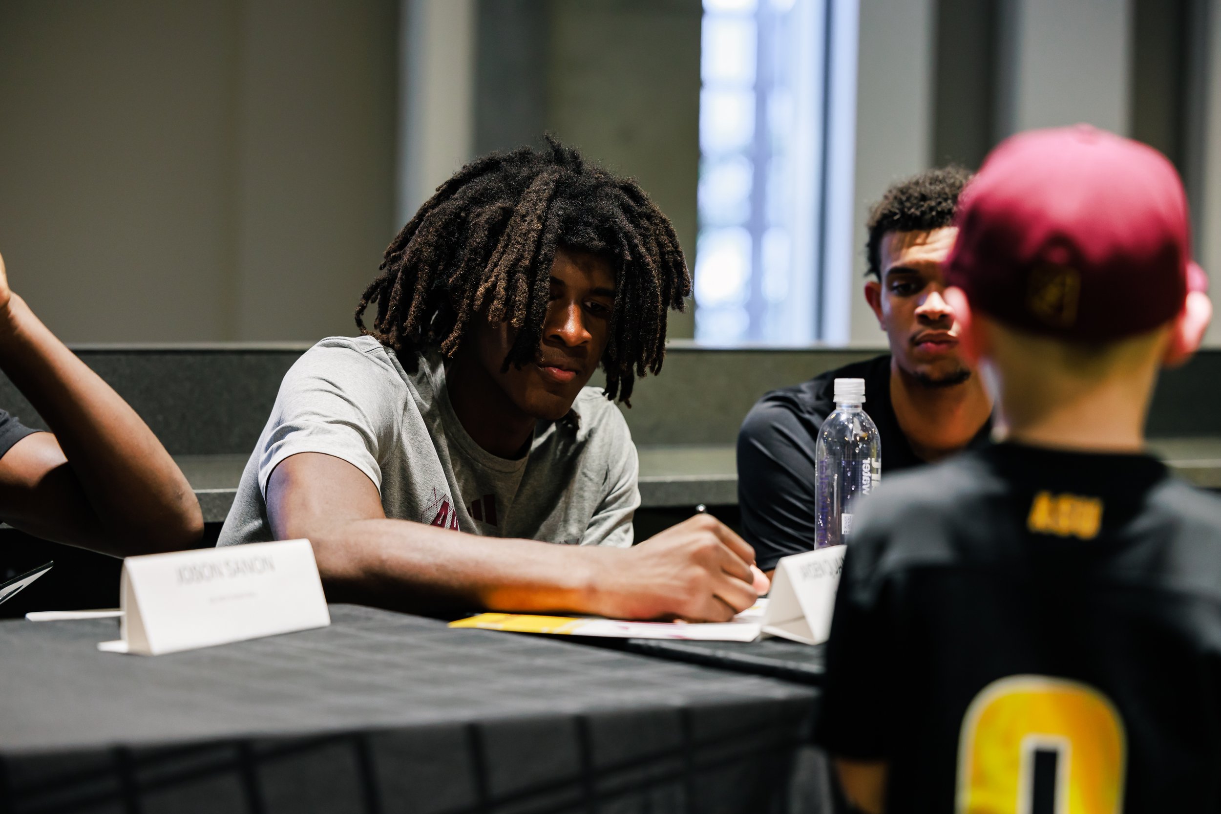 Player Signing-6.jpg