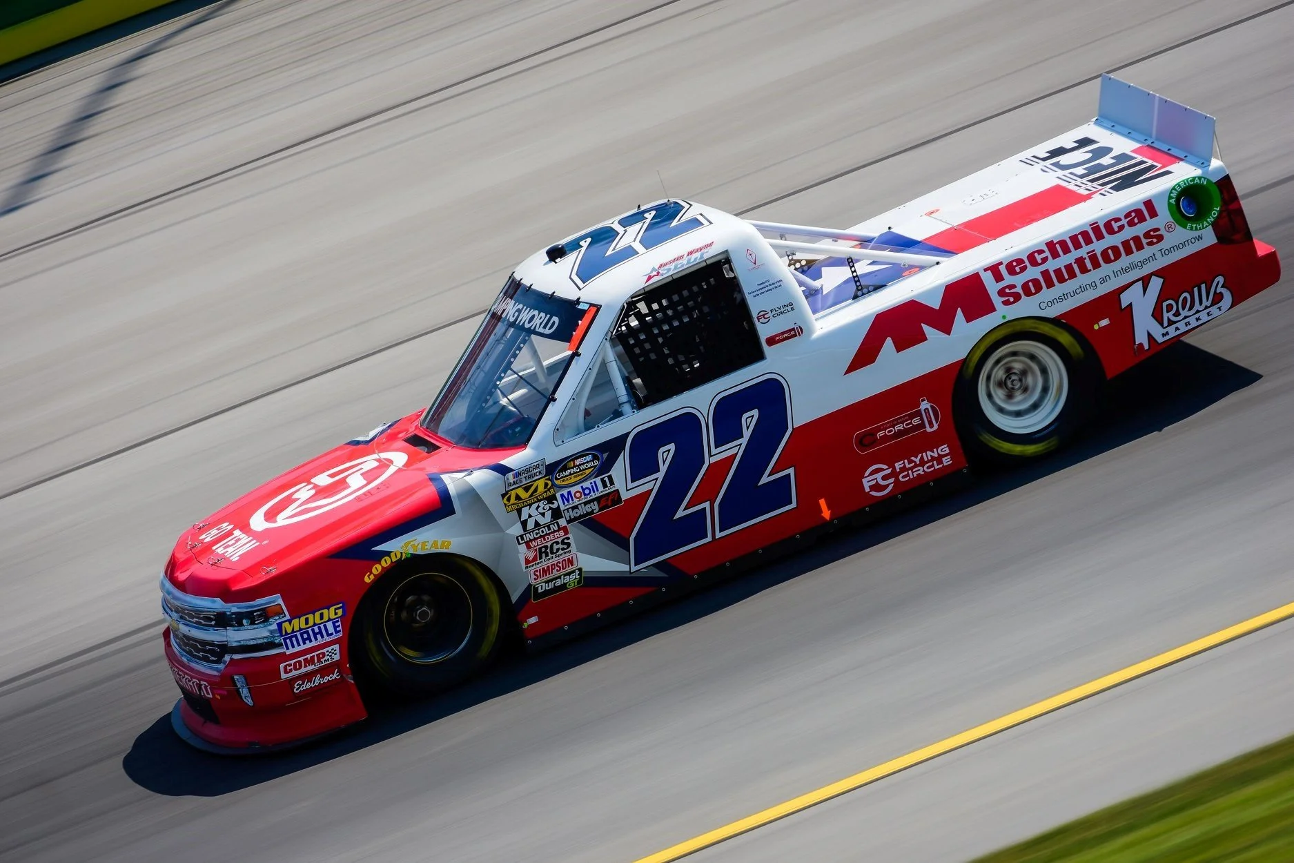 Austin Wayne Self and team ready to play in the dirt at Eldora Speedway