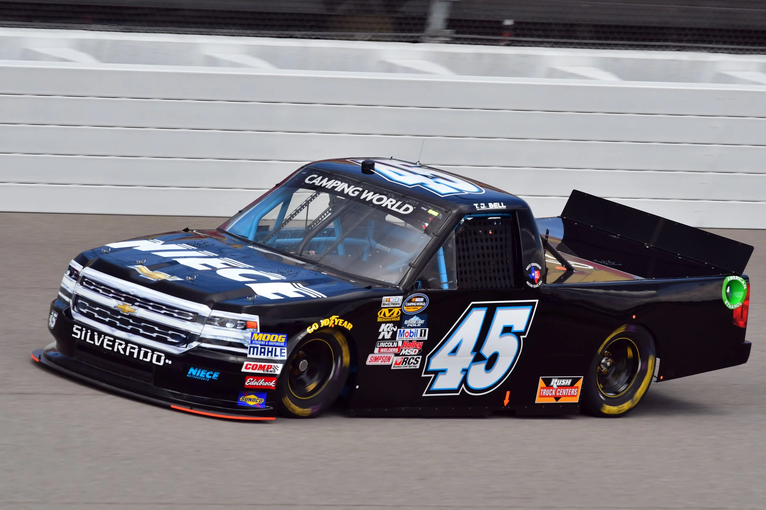 TJ Bell - Bristol Race Advance