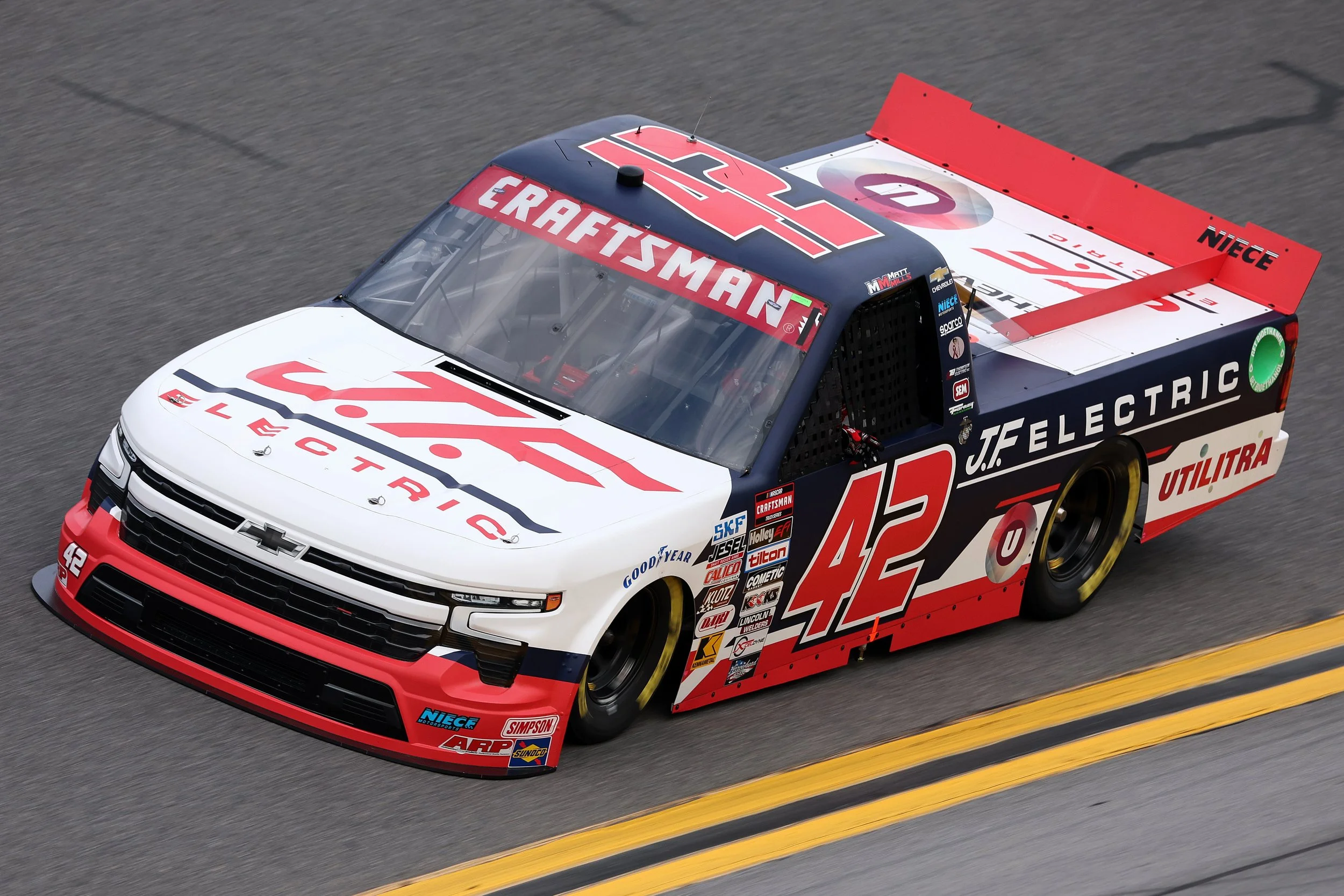 R1. Daytona - No. 42 Team