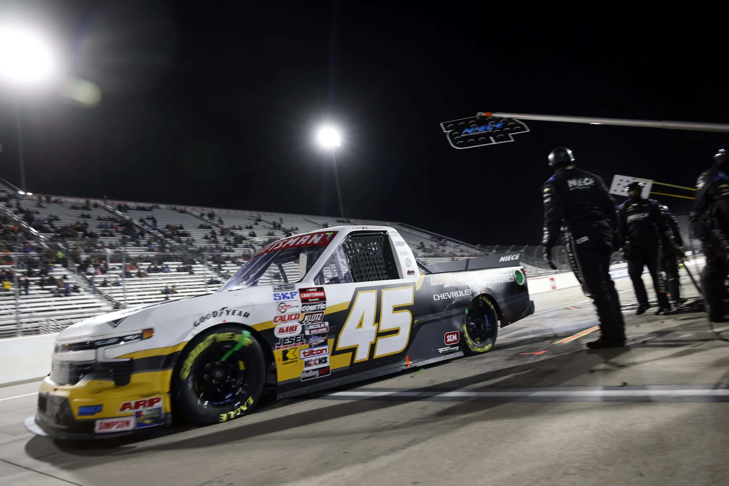 R6. Martinsville - No. 45 Team