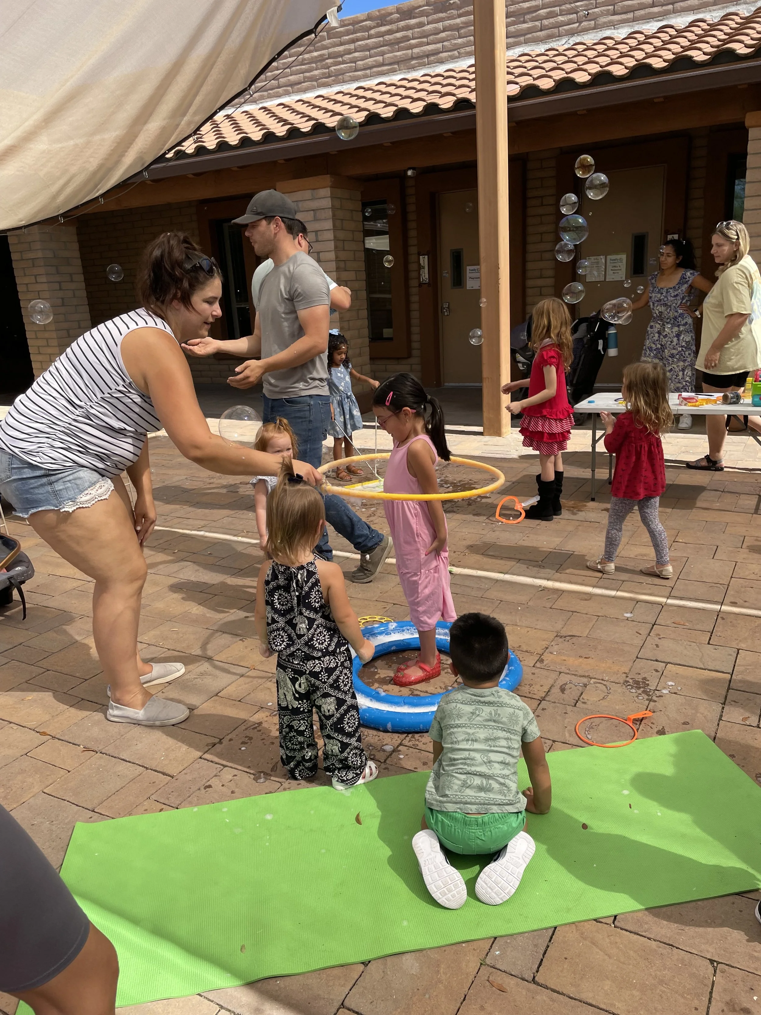 BUBBLE PLAY- FAMILY RESOURCE CENTER 