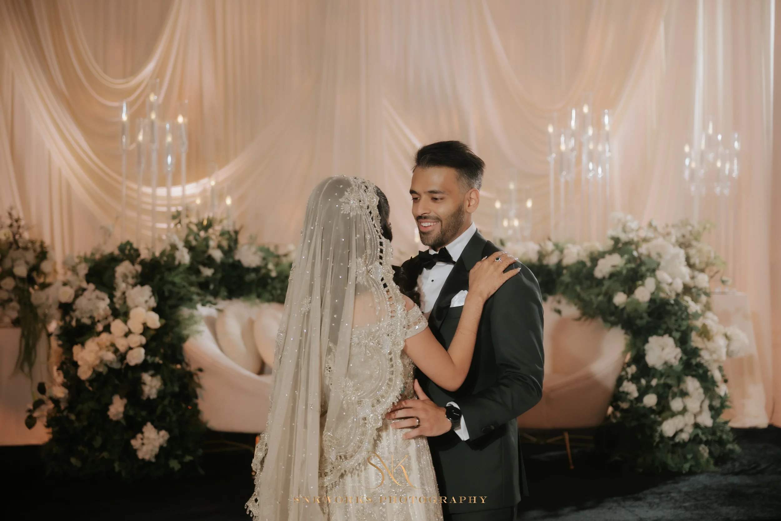 SNKWorks_Wedding-indian-pakistani-photos-photographer-natural-candid-desi-bride-groom-virginia-washingtondc-southasian-whitesferry (9).webp