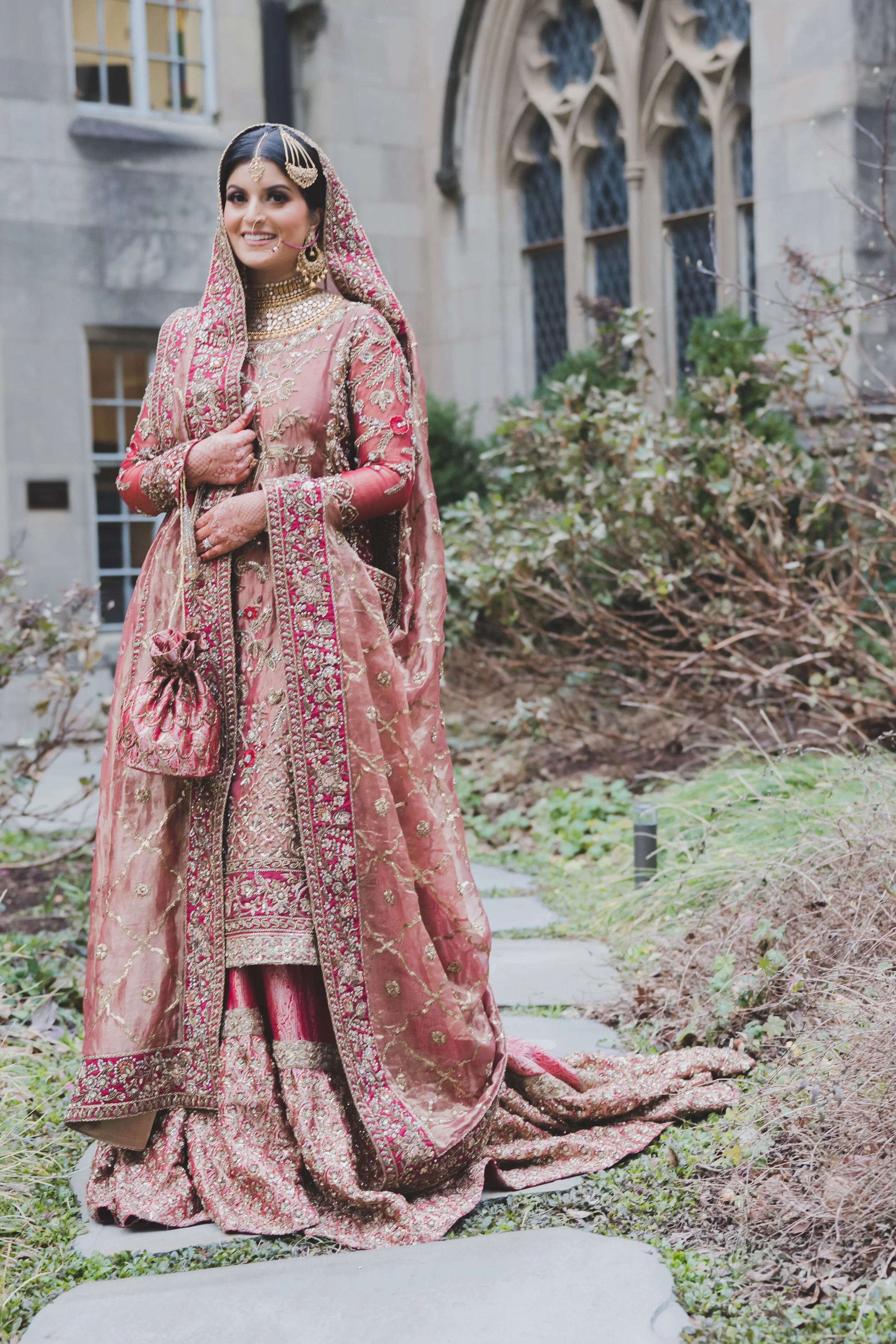 menaal harris -south-asian-wedding-indian-pakistani-shaadi- hilton-mclean-photos-photography-snkworks-best-top-photographer-dmv-shaadi-walima-nikkah-elegant-candid-filsm-video-vendor (10).webp