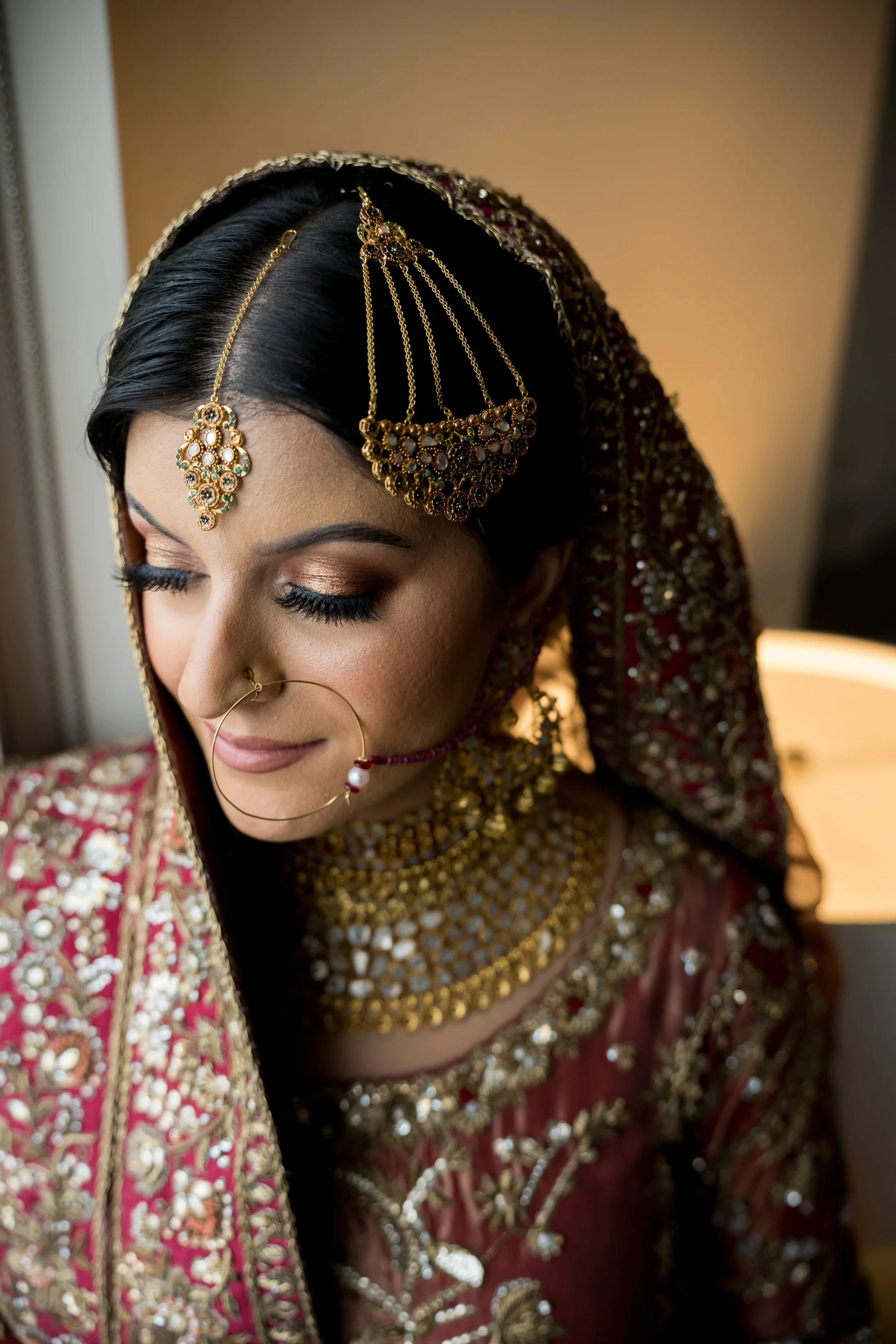menaal harris -south-asian-wedding-indian-pakistani-shaadi- hilton-mclean-photos-photography-snkworks-best-top-photographer-dmv-shaadi-walima-nikkah-elegant-candid-filsm-video-vendor (24).webp